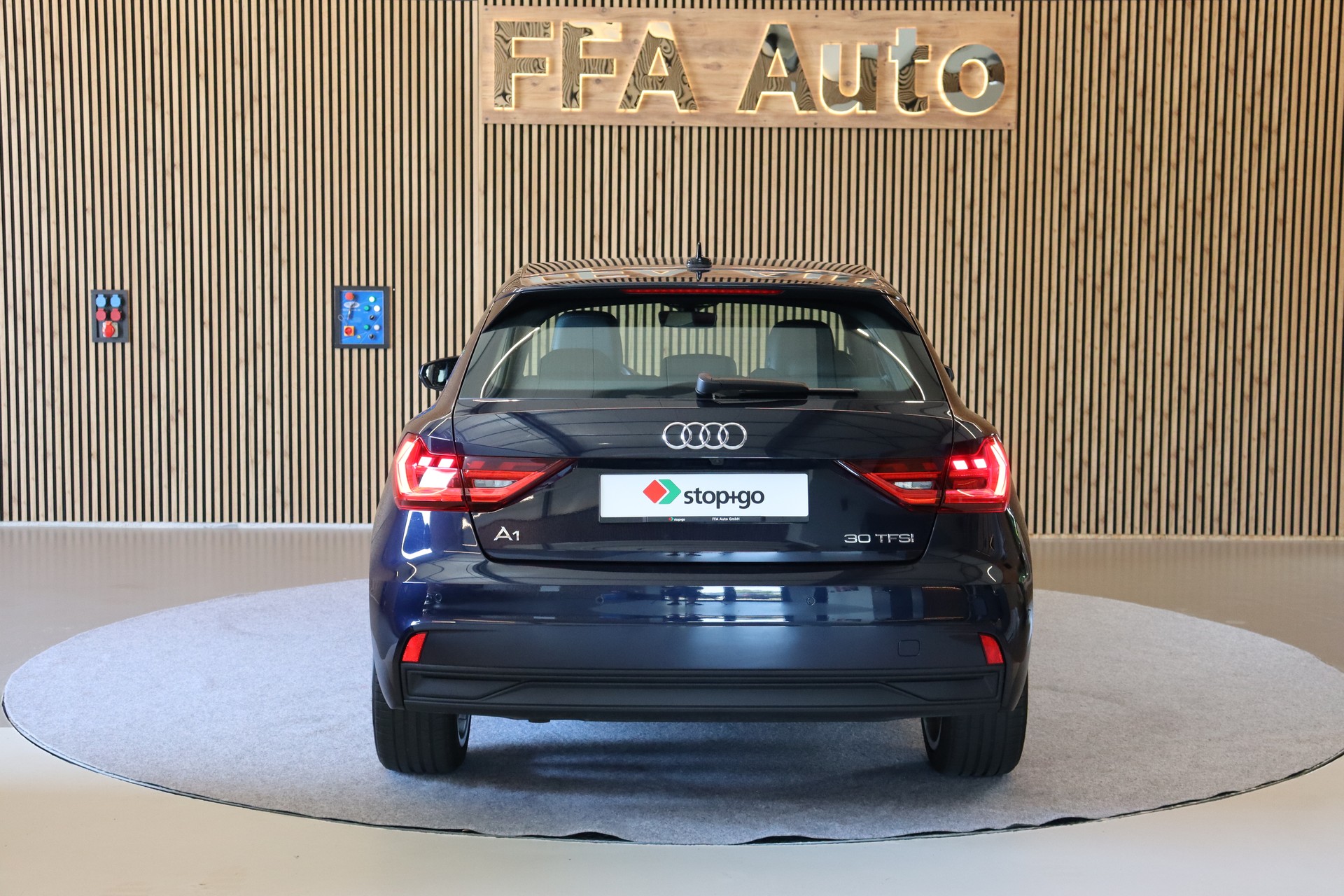 AUDI A1 Sportback 1.0 30 TFSI Attraction S-Tronic-image-6