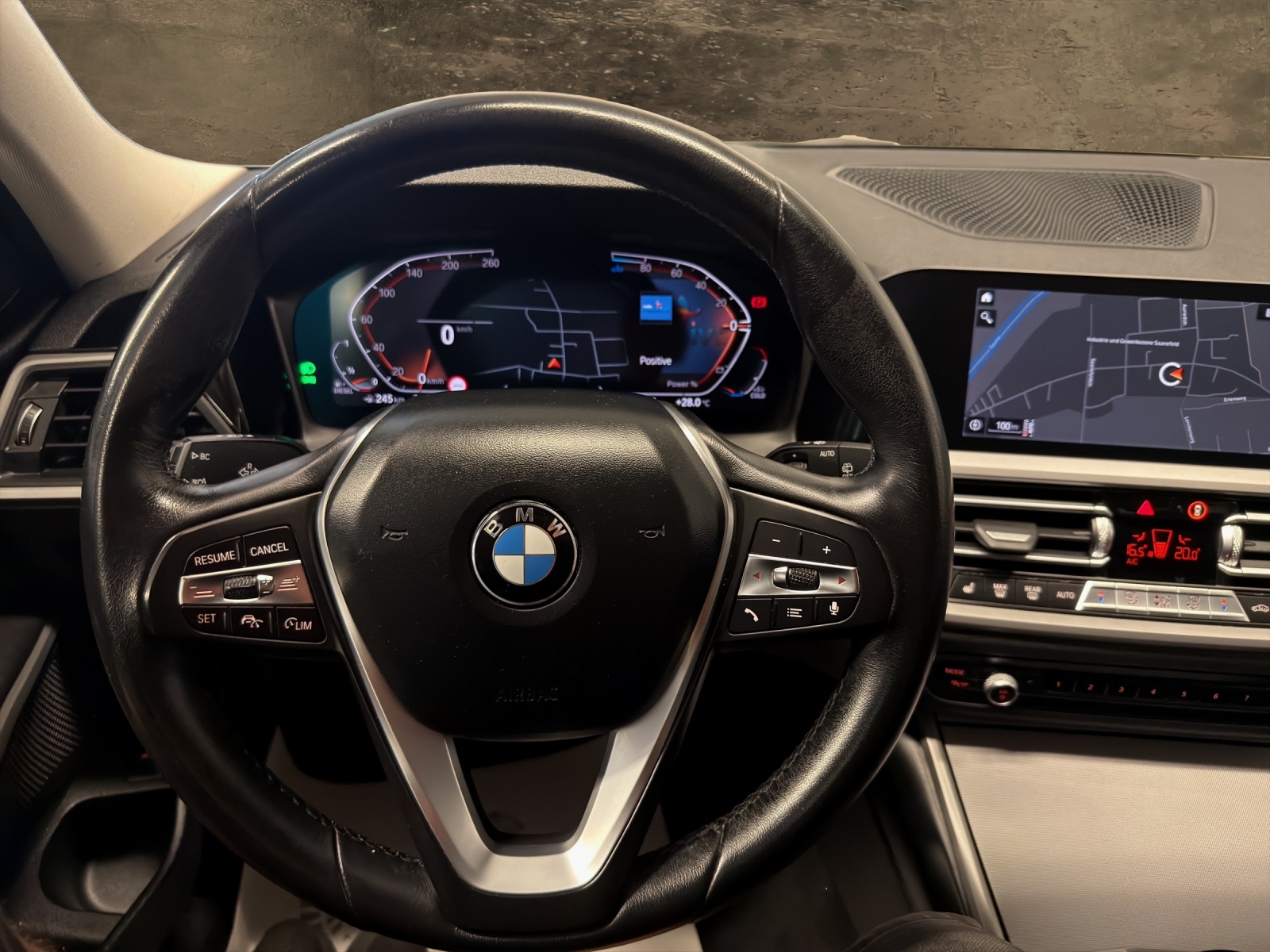 BMW 320d xDrive 48V Touring Steptronic-image-8