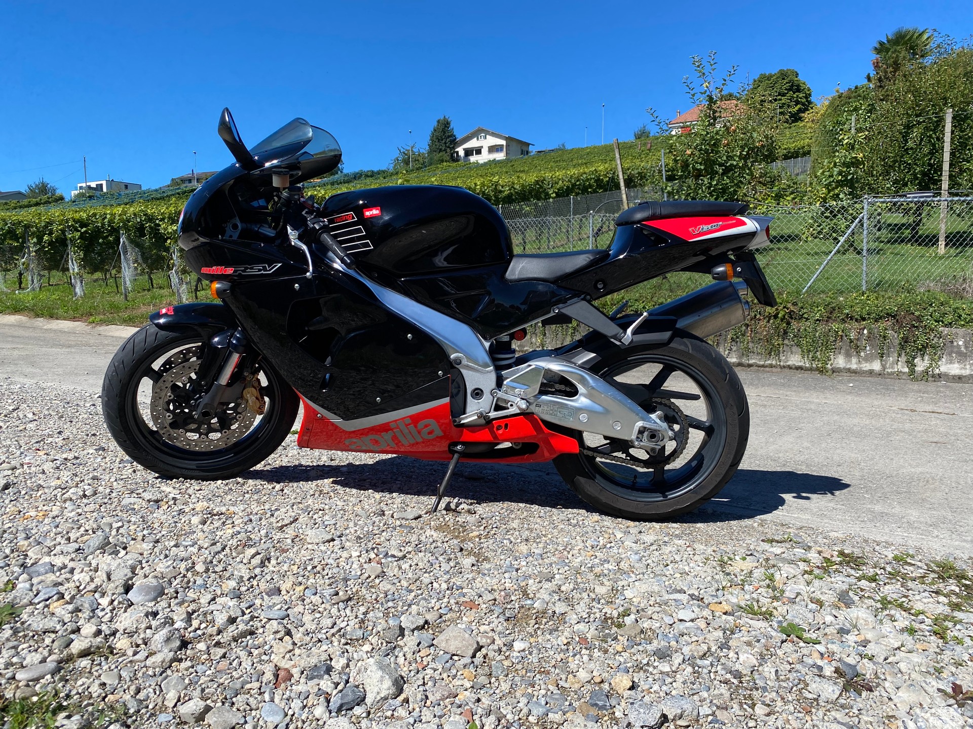 APRILIA RSV 1000 I.E-image-0