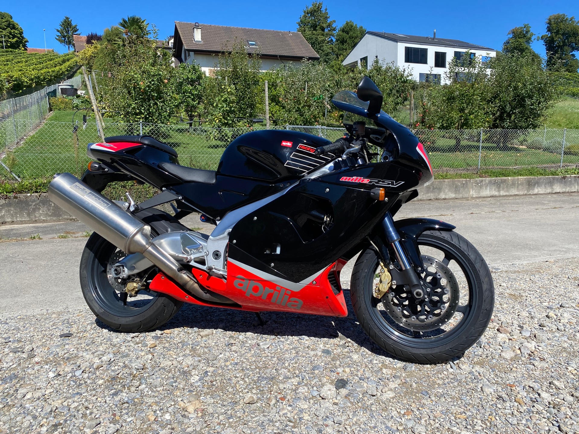 APRILIA RSV 1000 I.E-image-1