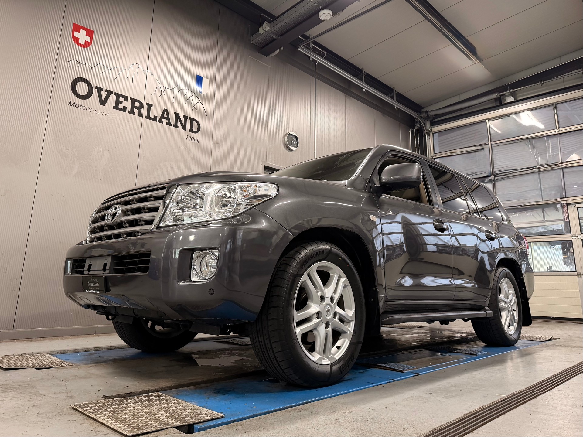 TOYOTA Land Cruiser V8 4.5 D-4D Linea Luna