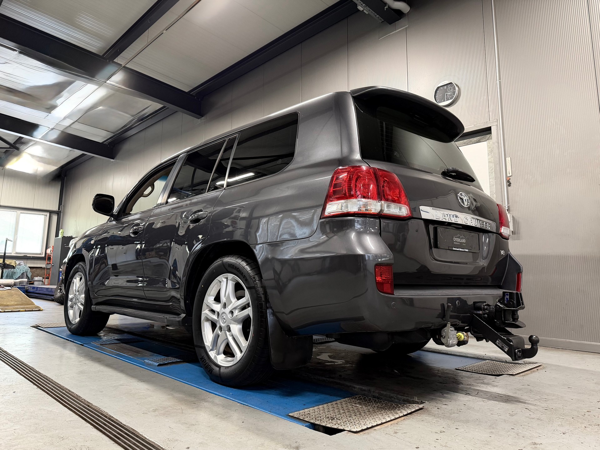 TOYOTA Land Cruiser V8 4.5 D-4D Linea Luna-showroom-element-2