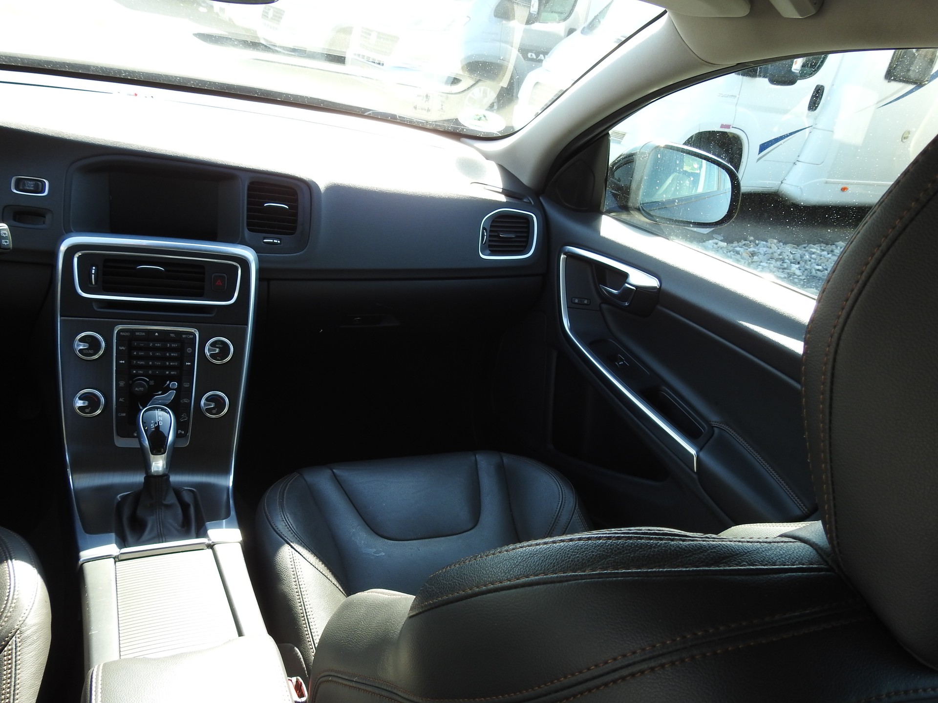 VOLVO V60 Cross Country D4 AWD Momentum Geartronic-image-18