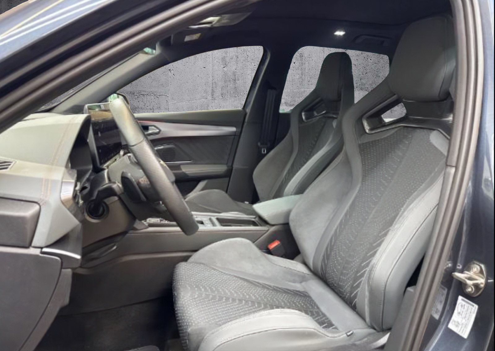 CUPRA Formentor 2.0TSI VZ 4Drive DSG *CH-Fahrzeug / Werksgarantie!*-image-6