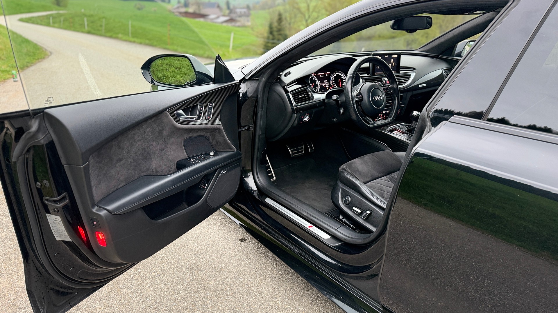 AUDI 4.0 V8 TFSI perform. qu. T-Tr.-image-3
