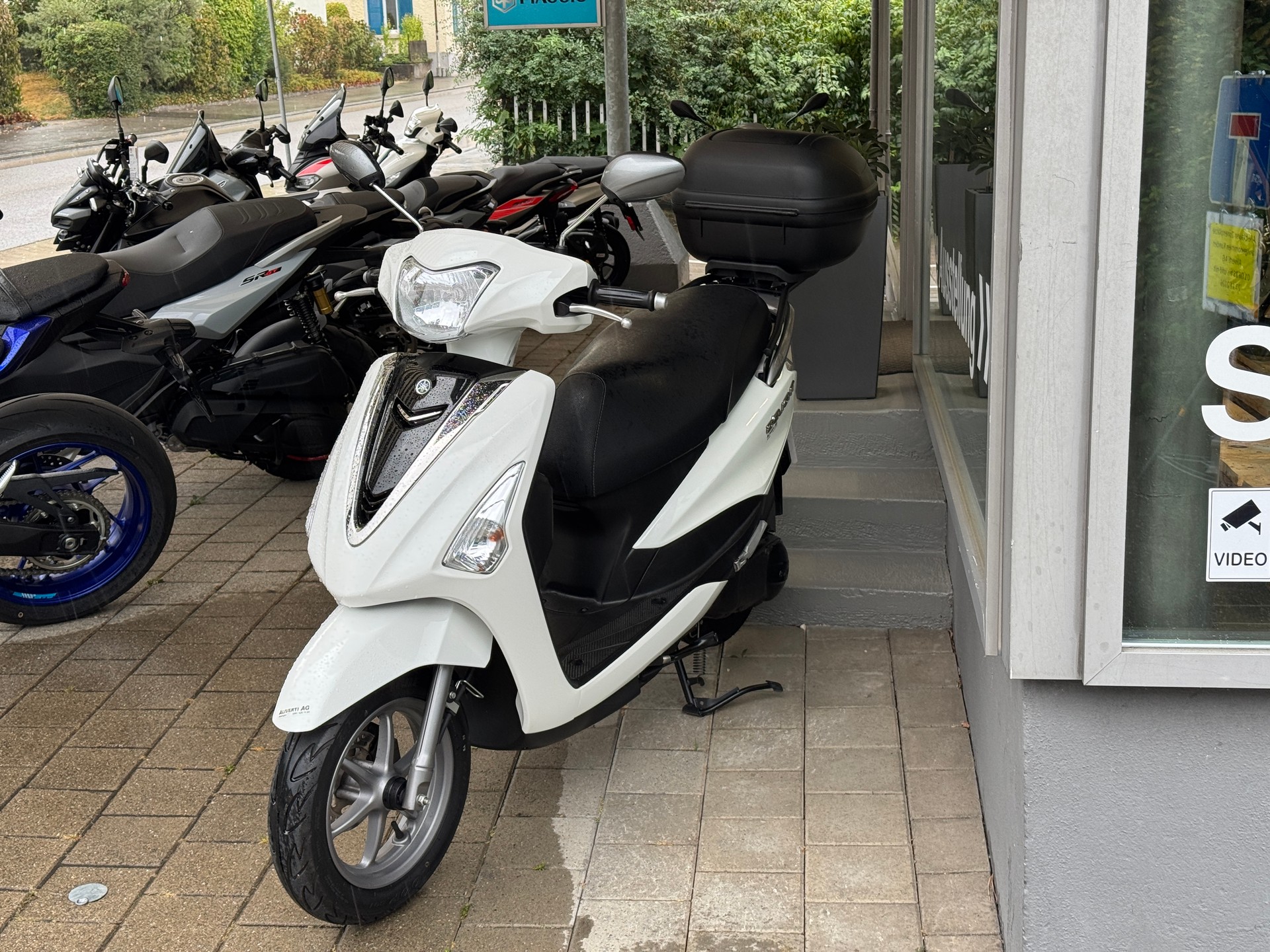 YAMAHA D'elight LTS 125 UBS-image-0