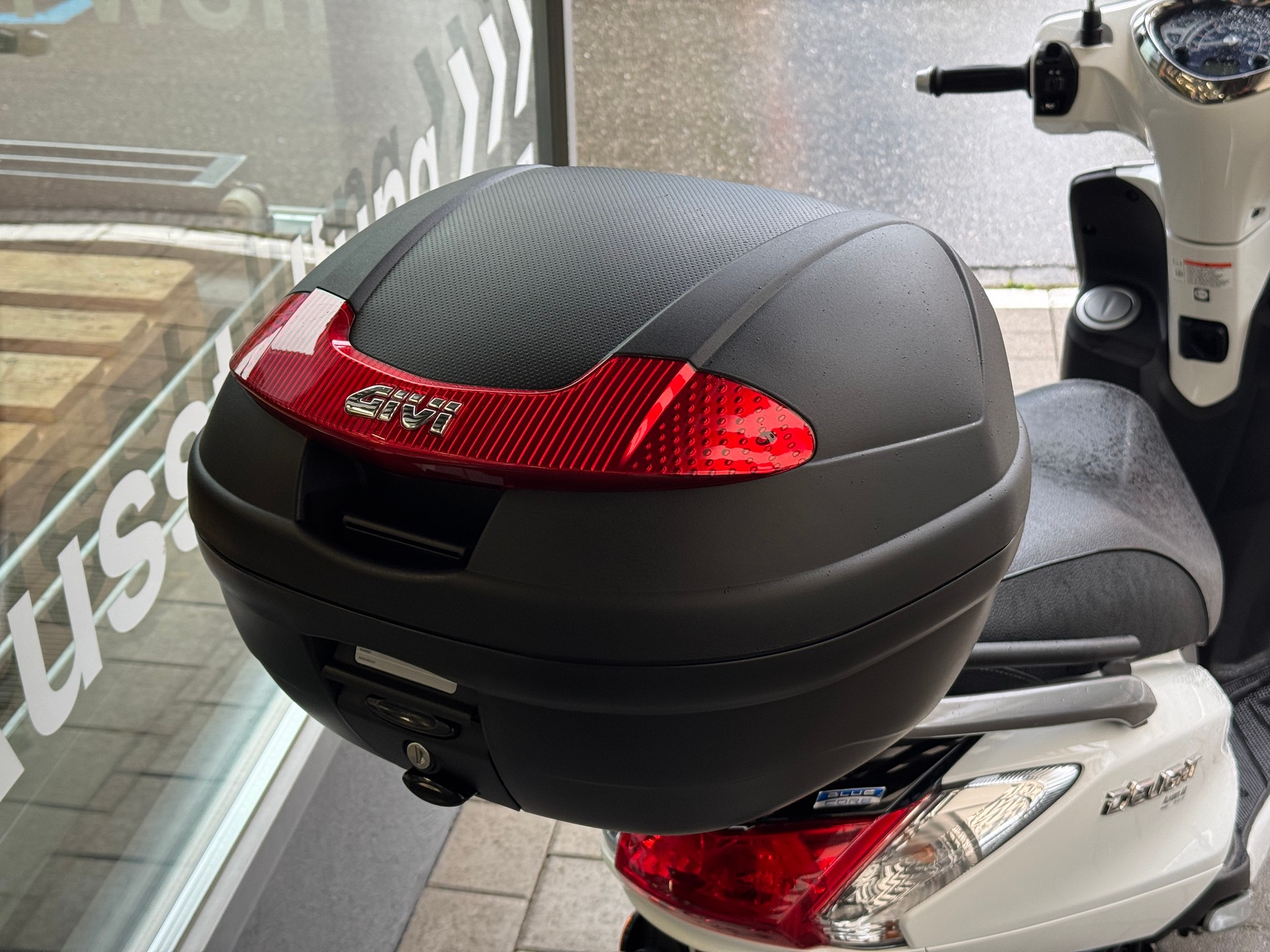 YAMAHA D'elight LTS 125 UBS-image-7