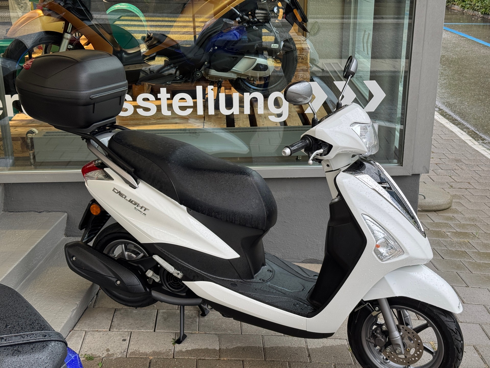 YAMAHA D'elight LTS 125 UBS-image-1