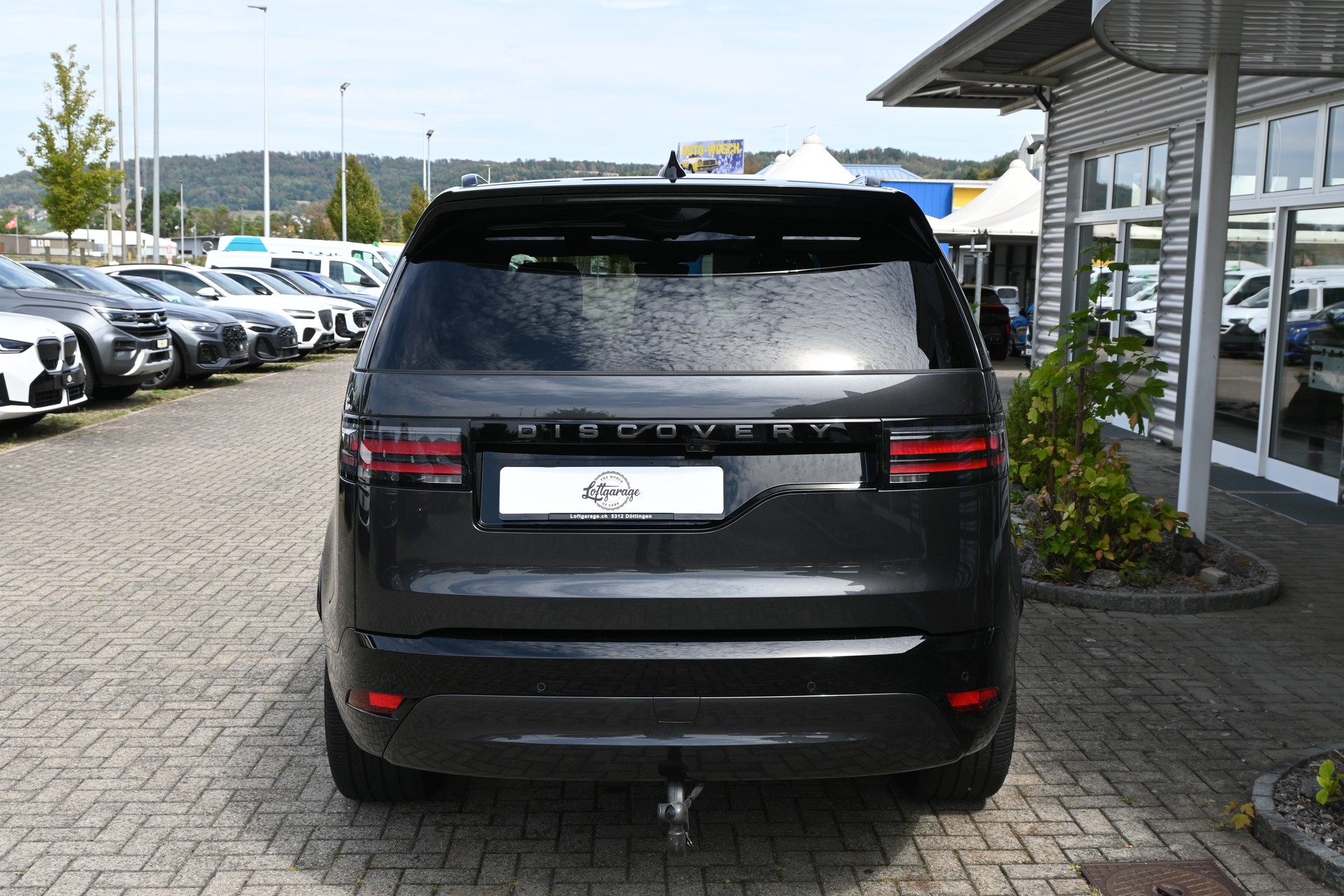 LAND ROVER Discovery 3.0D I6 P350 R-Dynamic HSE AWD Automatic 7-Plätzer + AHK 3500kg + Werksgarantie 05.2030-showroom-element-3