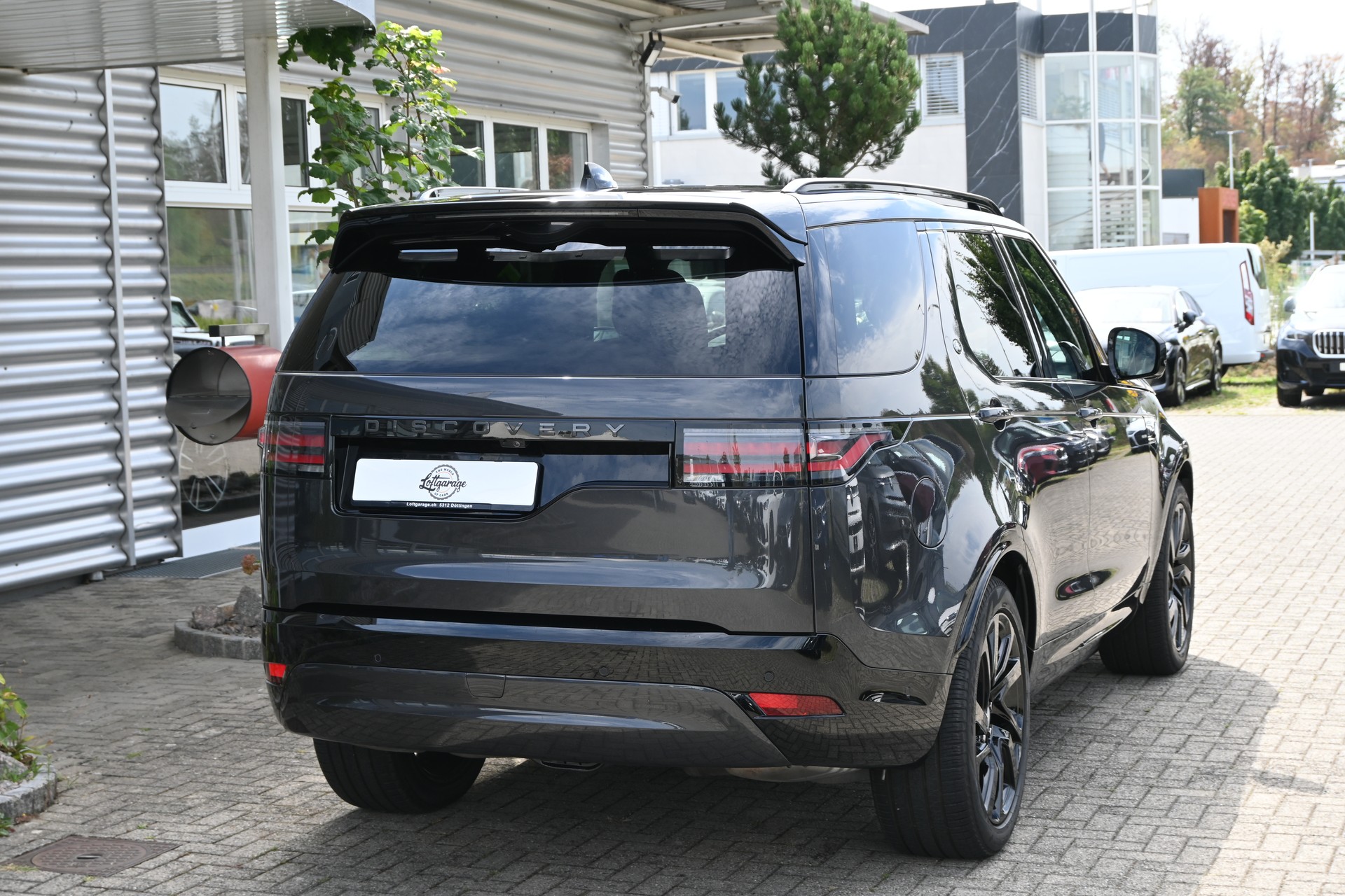 LAND ROVER Discovery 3.0D I6 P350 R-Dynamic HSE AWD Automatic 7-Plätzer + AHK 3500kg + Werksgarantie 05.2030-image-7