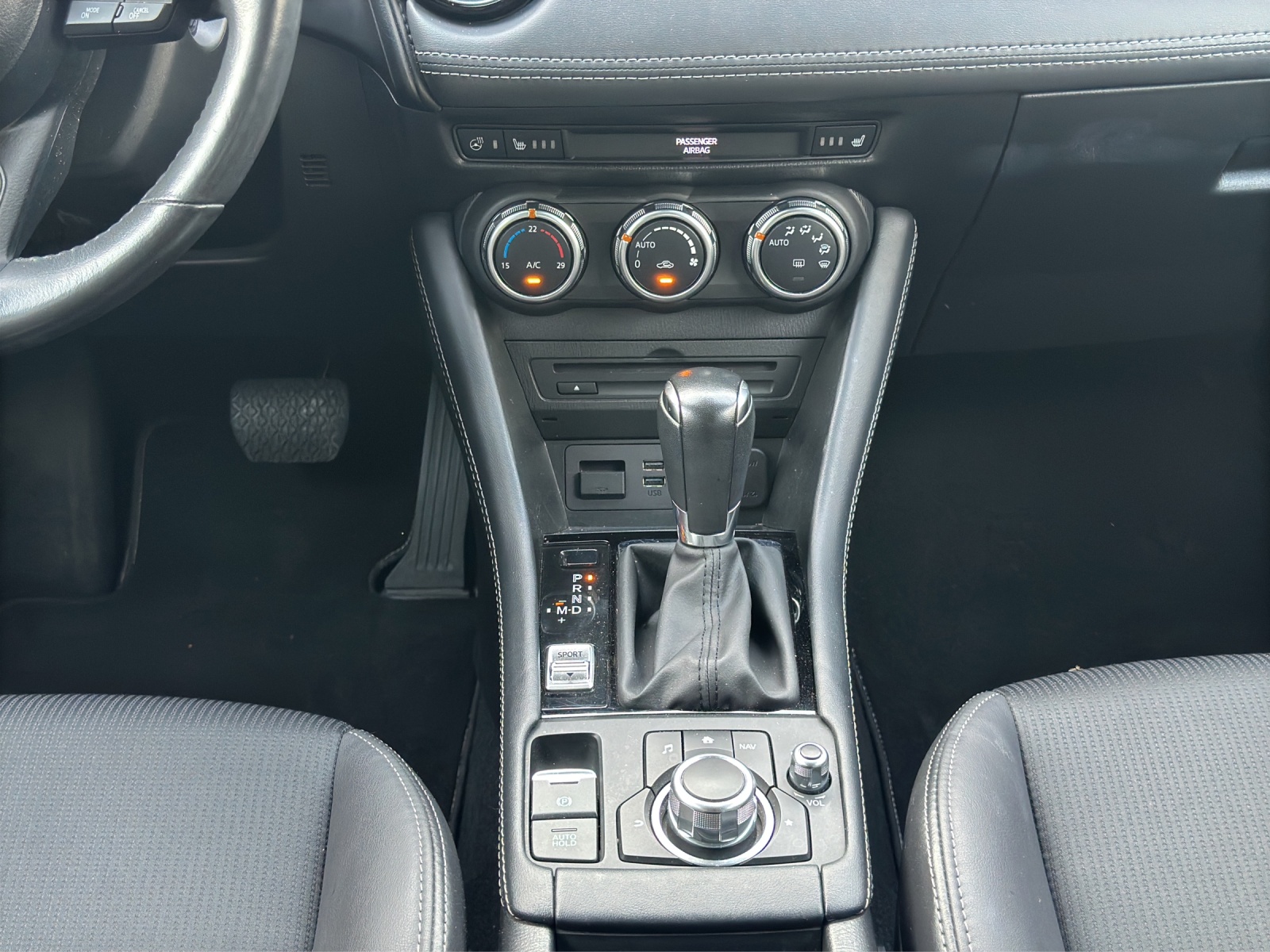MAZDA CX-3 SKYACTIV-G 150 Revolution AWD Automat-image-13