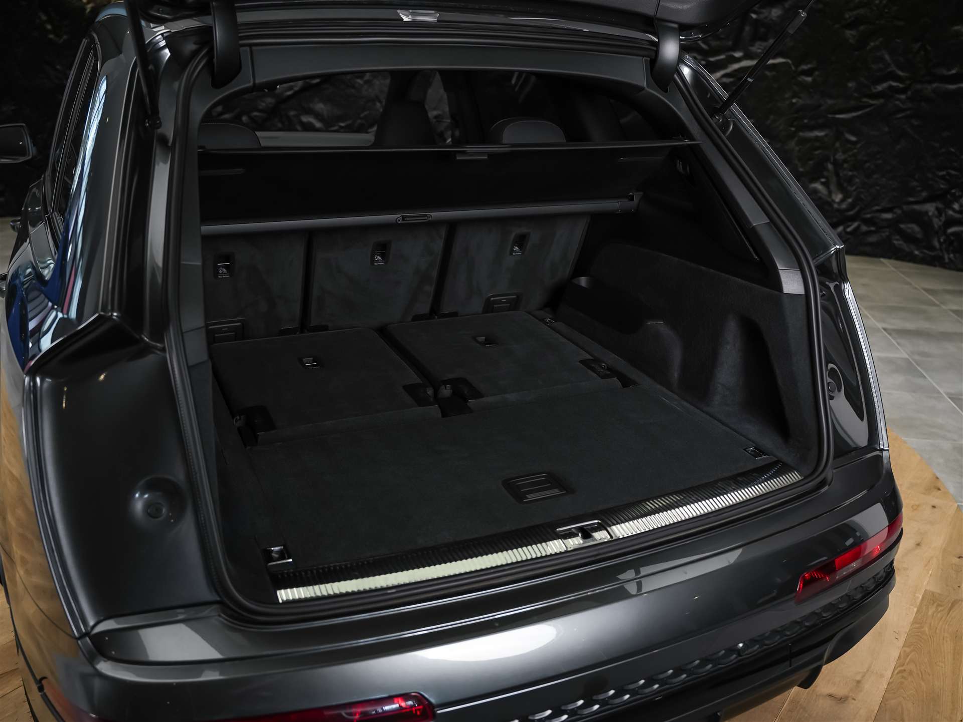 AUDI SQ7 TFSI quattro tiptronic * Facelift*7 Plätzer*Panorama*B&O*AHK-image-53