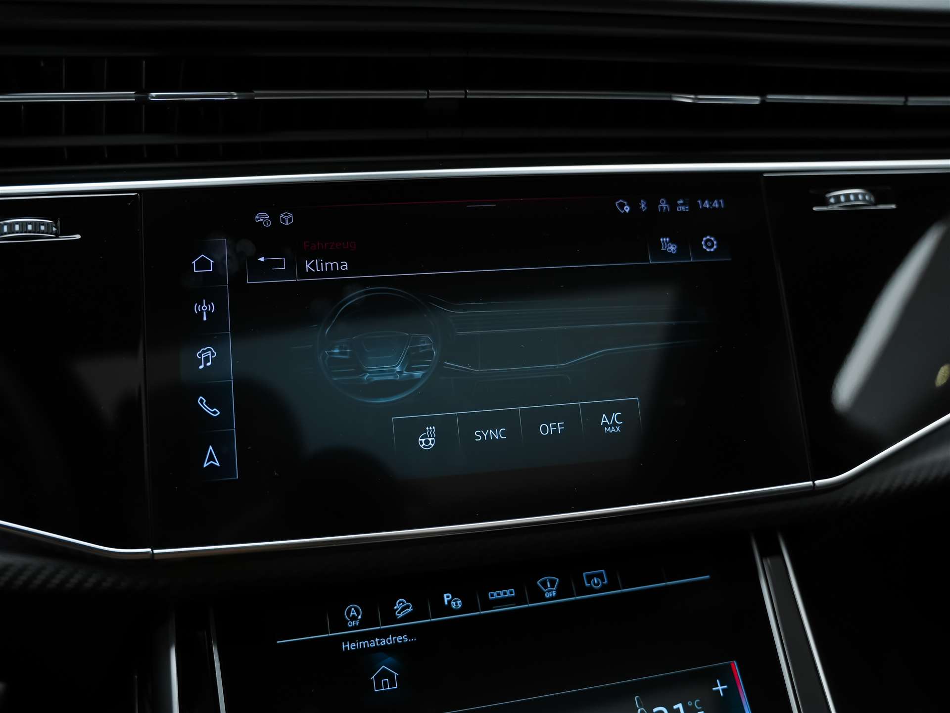 AUDI SQ7 TFSI quattro tiptronic * Facelift*7 Plätzer*Panorama*B&O*AHK-image-46