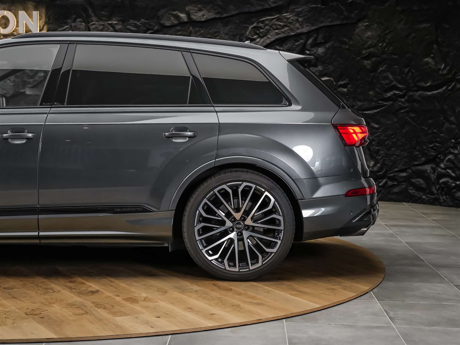 AUDI SQ7 TFSI quattro tiptronic * Facelift*7 Plätzer*Panorama*B&O*AHK-image-20