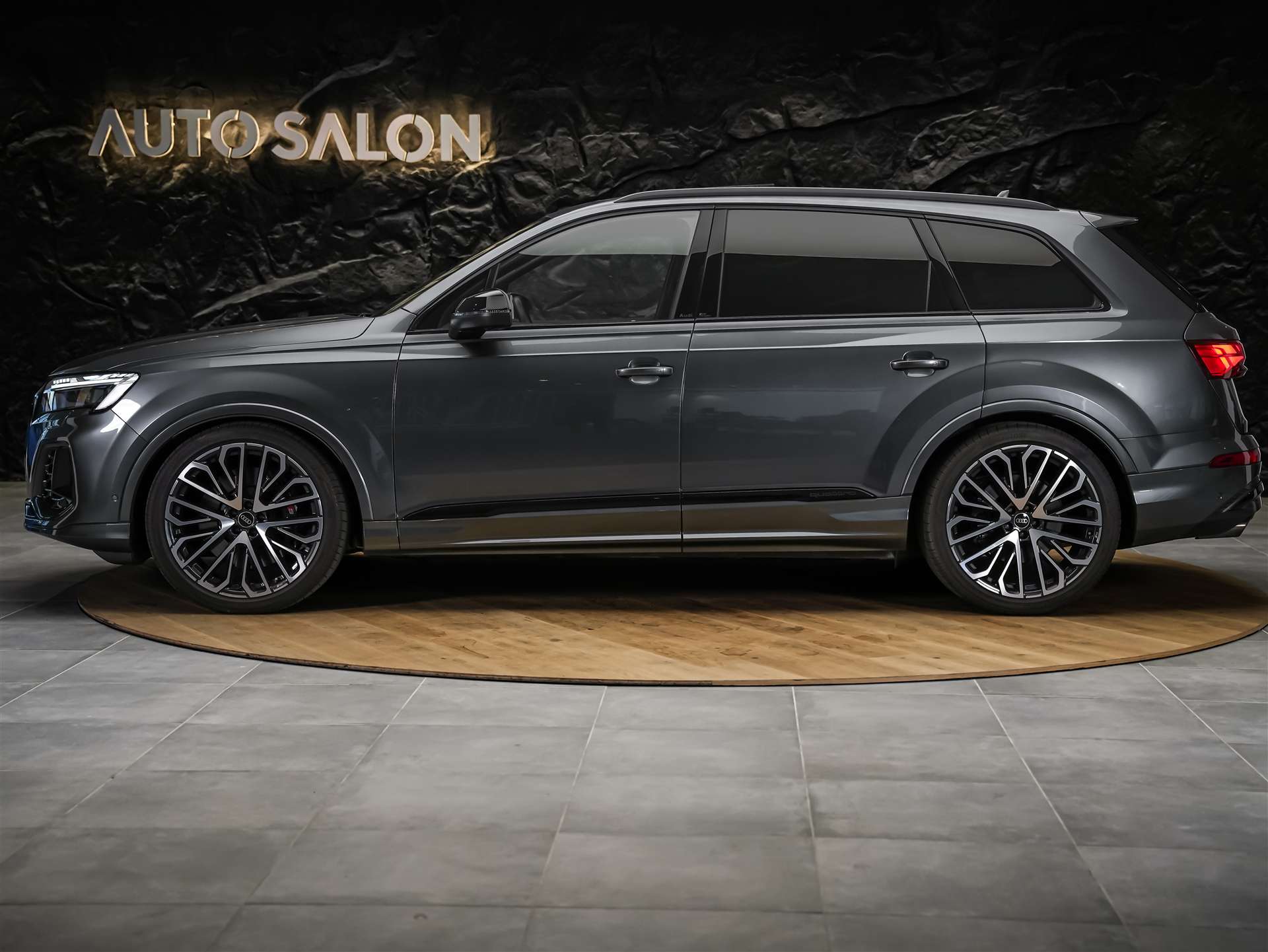 AUDI SQ7 TFSI quattro tiptronic * Facelift*7 Plätzer*Panorama*B&O*AHK-showroom-element-1