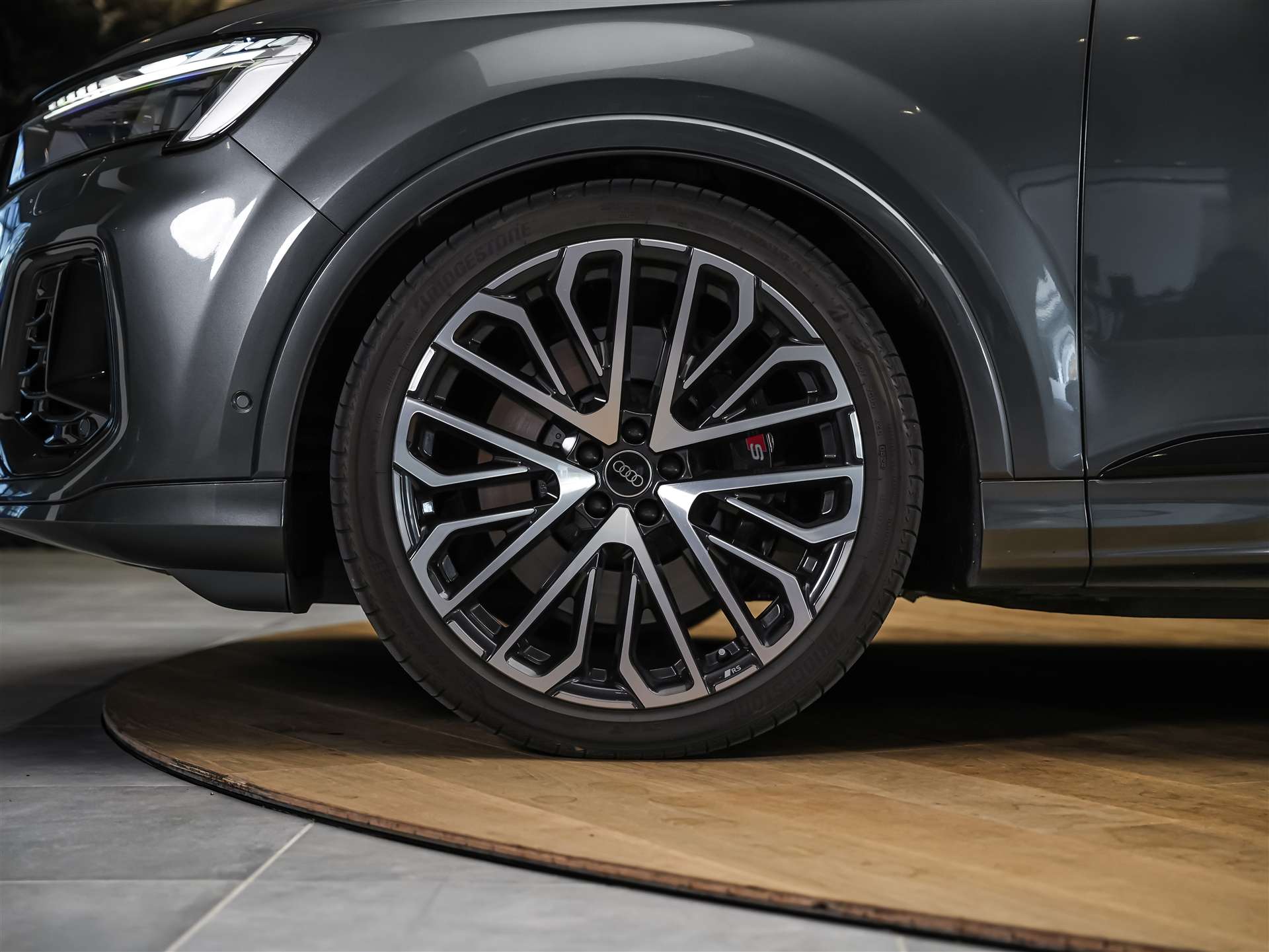 AUDI SQ7 TFSI quattro tiptronic * Facelift*7 Plätzer*Panorama*B&O*AHK-image-20