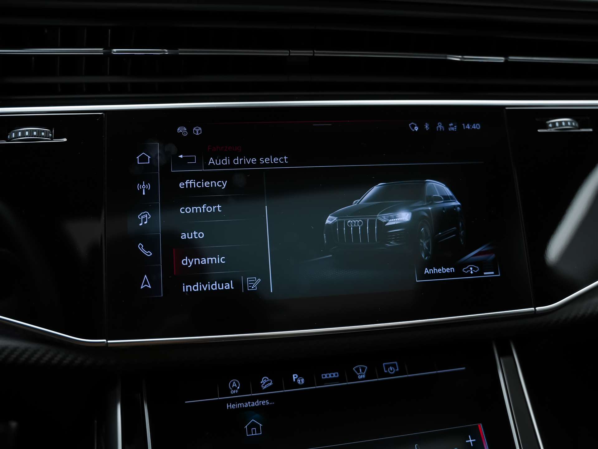 AUDI SQ7 TFSI quattro tiptronic * Facelift*7 Plätzer*Panorama*B&O*AHK-image-40