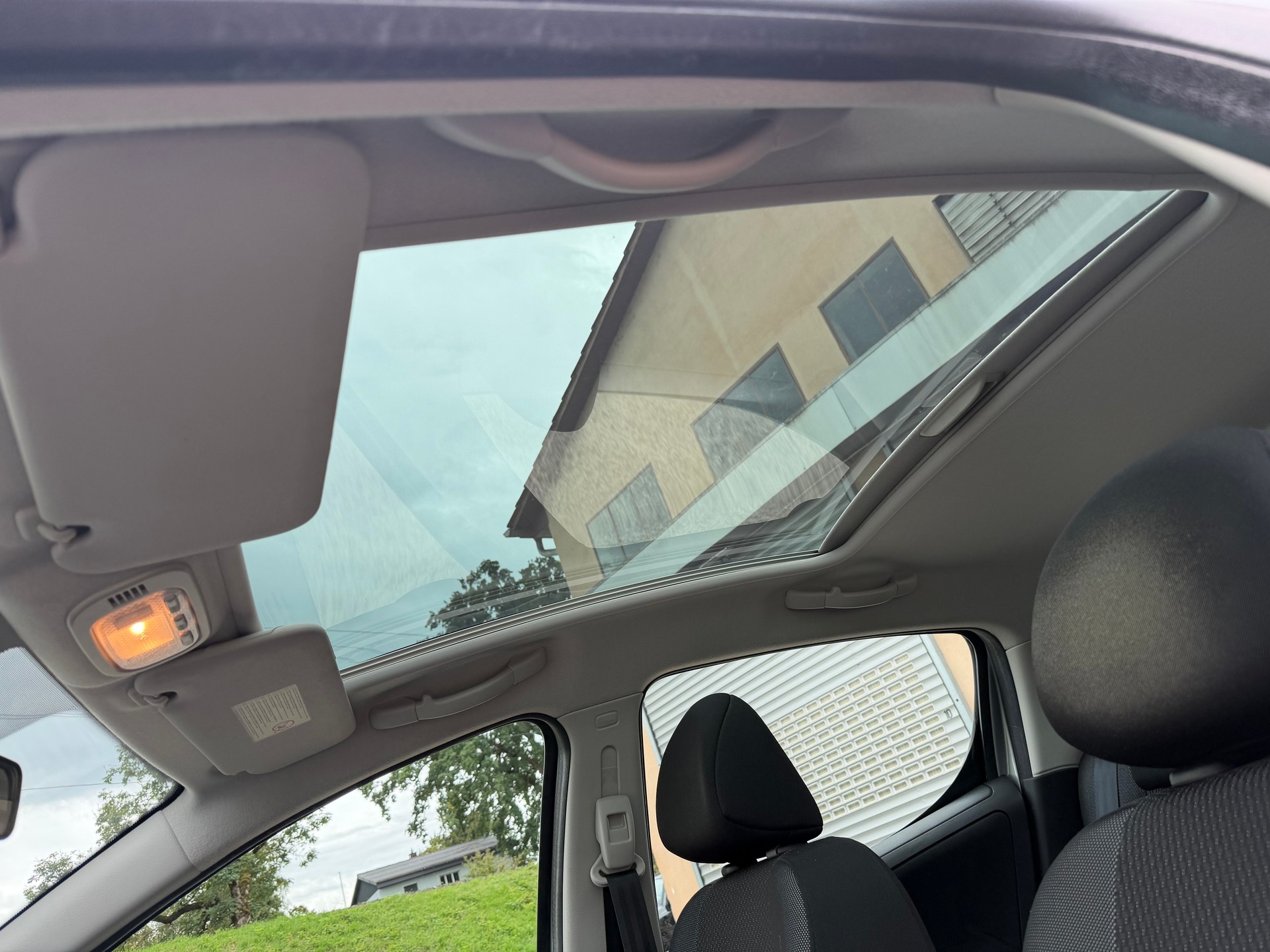 PEUGEOT 207 1.6 16V Sport-image-13
