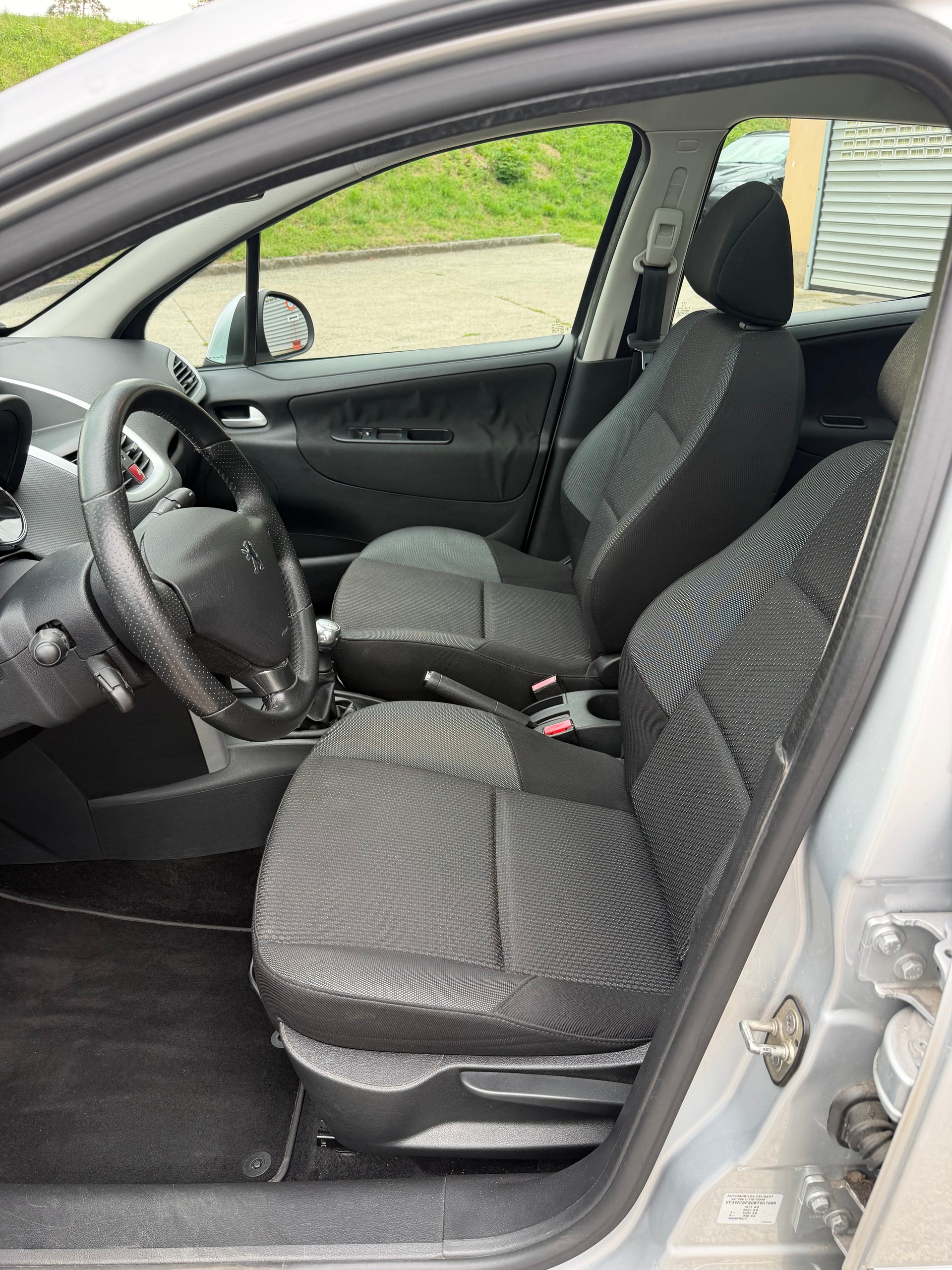 PEUGEOT 207 1.6 16V Sport-image-8