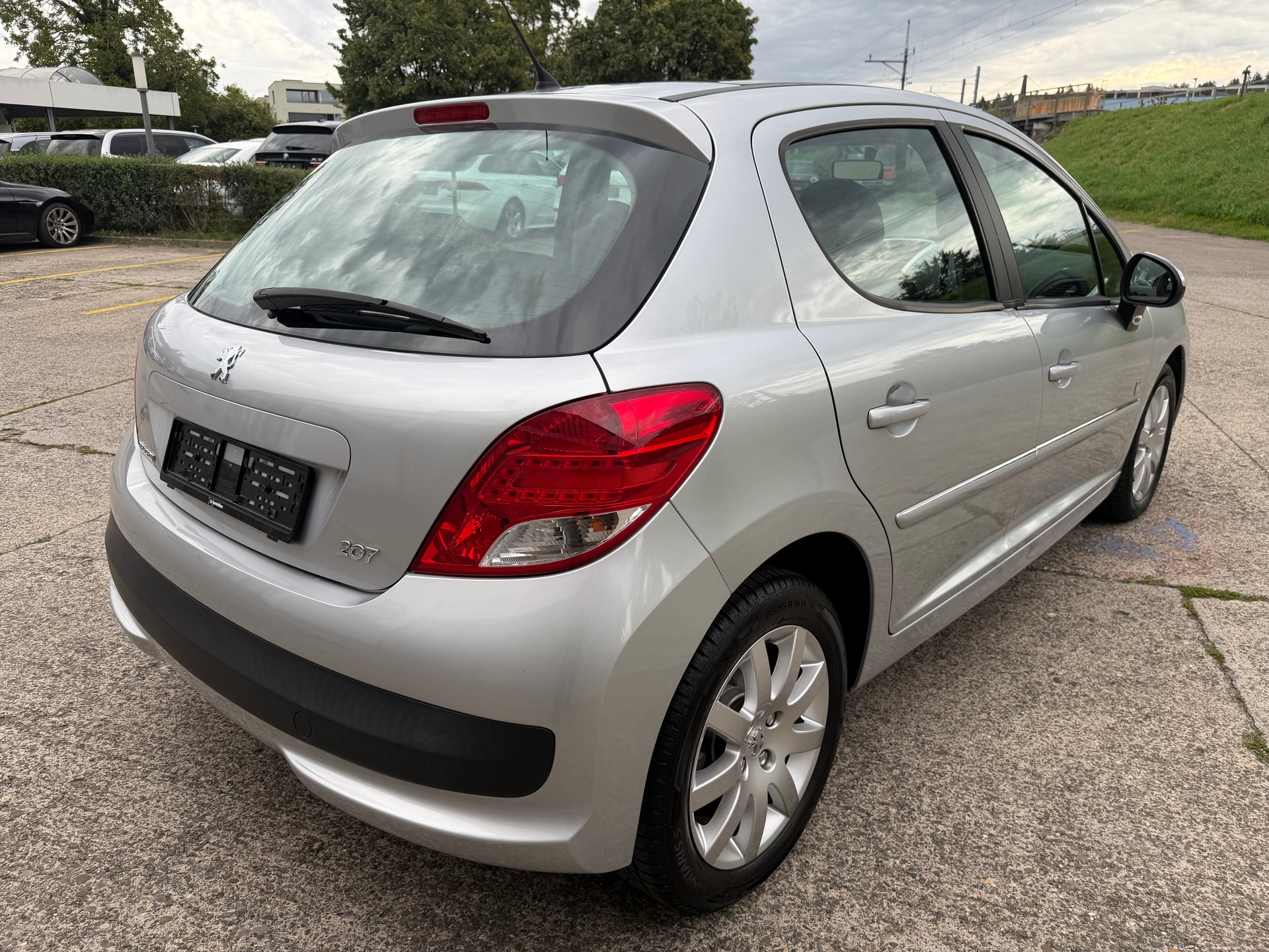 PEUGEOT 207 1.6 16V Sport-image-4