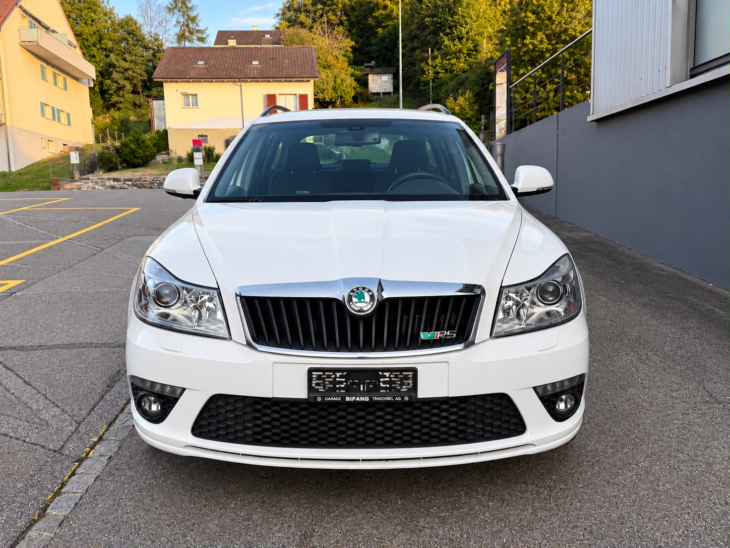 SKODA Octavia Combi 2.0 TSI RS-image-6