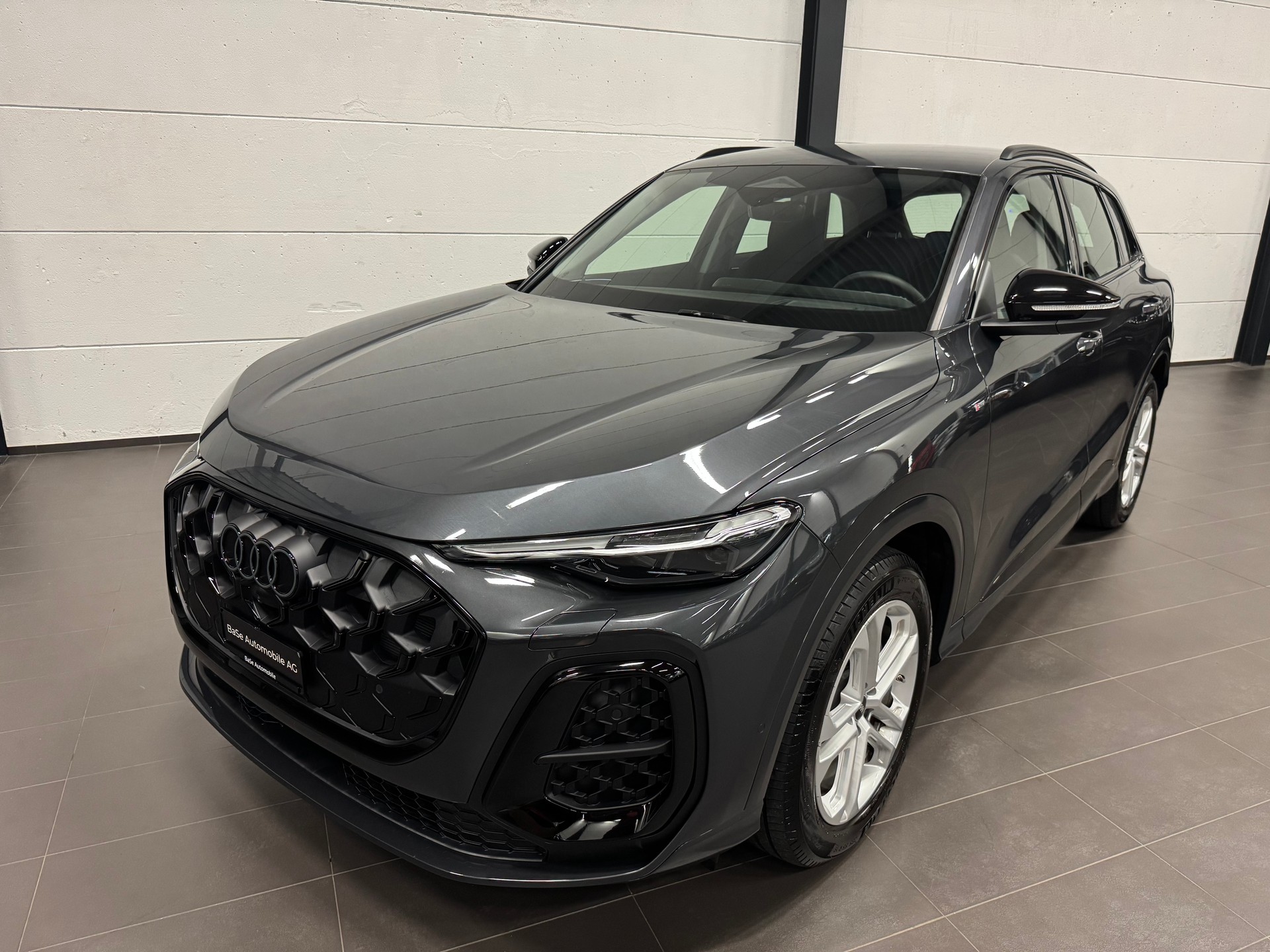 AUDI Q5 TFSI quatto 150 kW S-tronic CH Fahrzeug