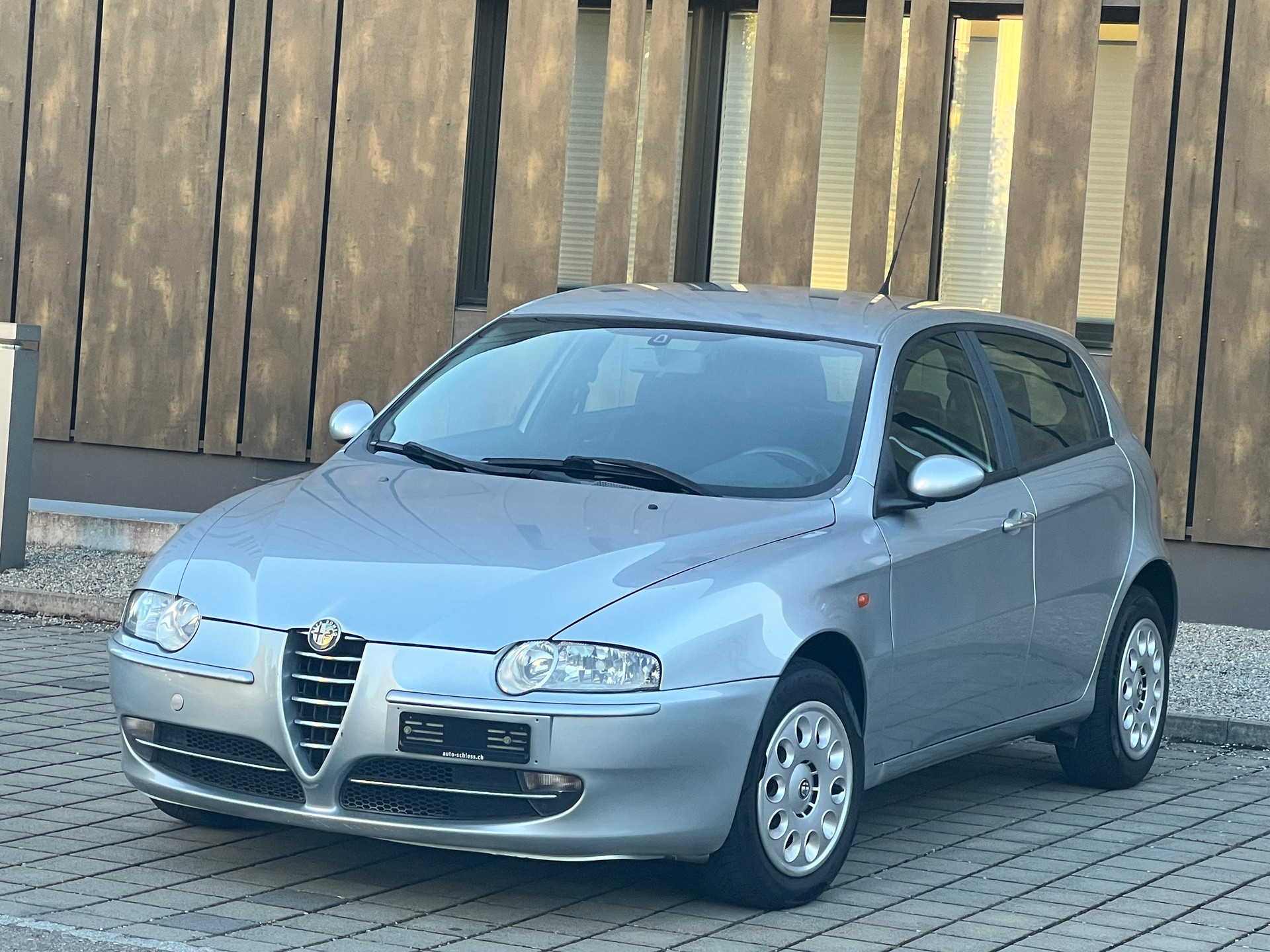 ALFA ROMEO 147 1.6 TS 16V Progression-showroom-element-1