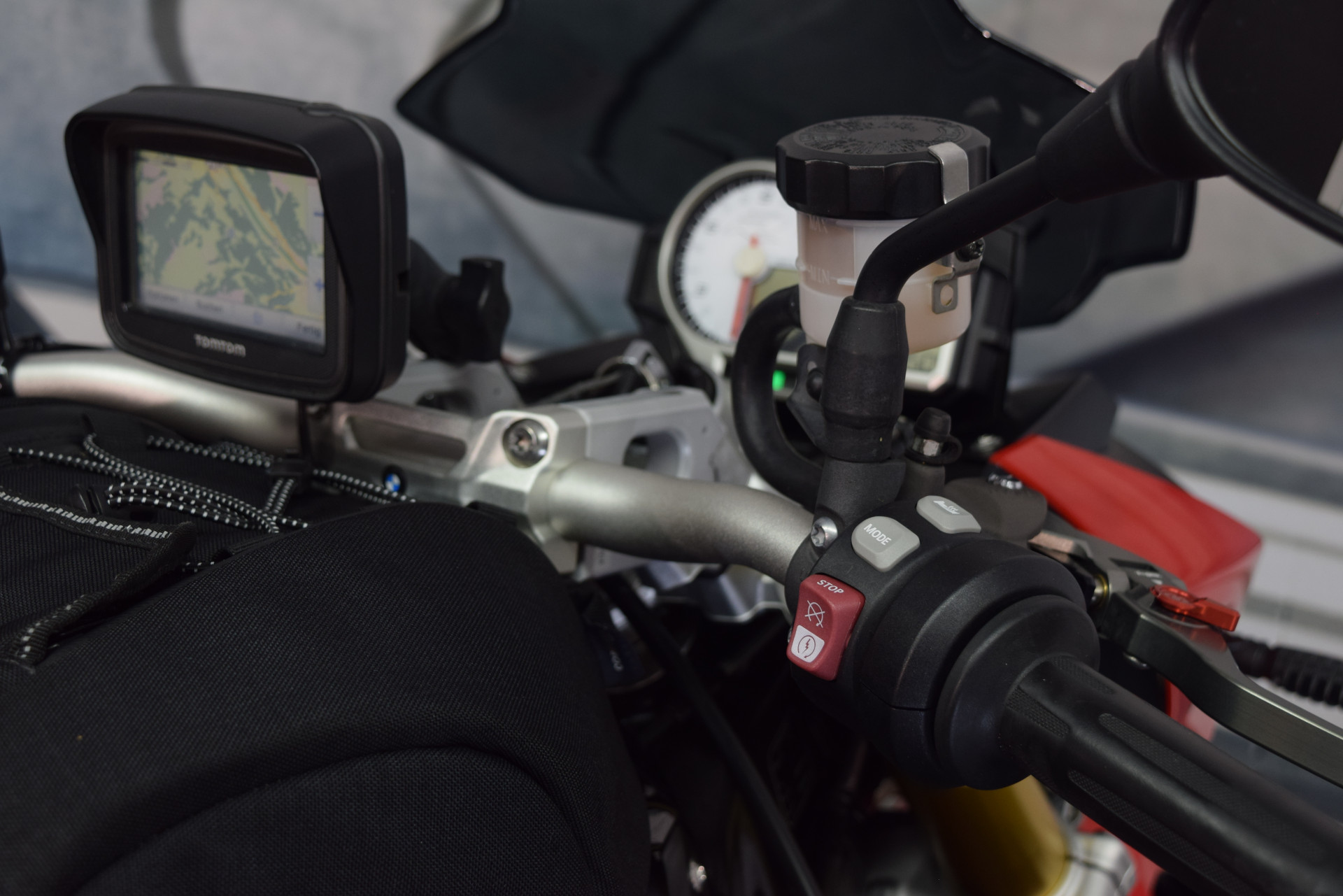 BMW S 1000 R inkl. Navi & Seitentaschen-image-7