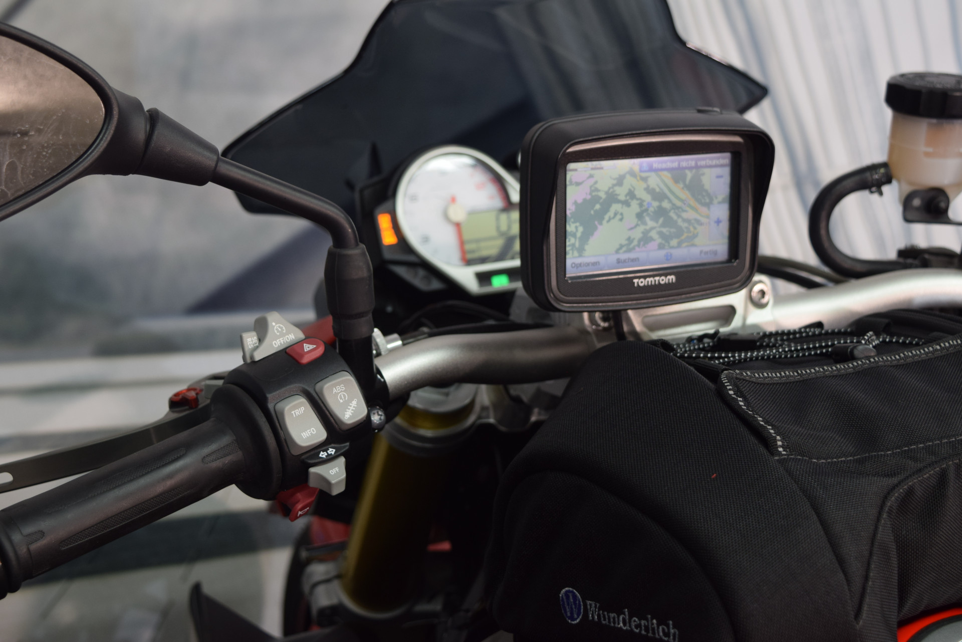 BMW S 1000 R inkl. Navi & Seitentaschen-image-6