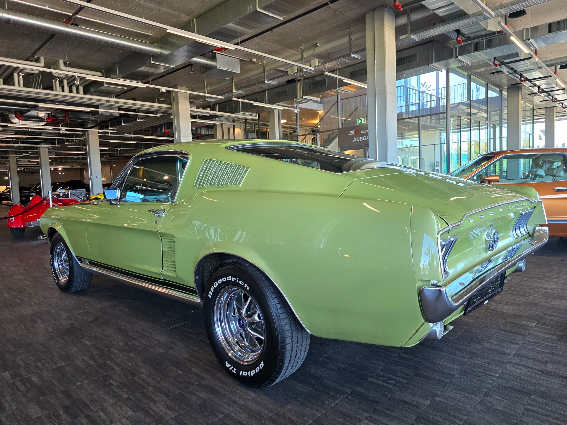 FORD Fastback GTA-showroom-element-2