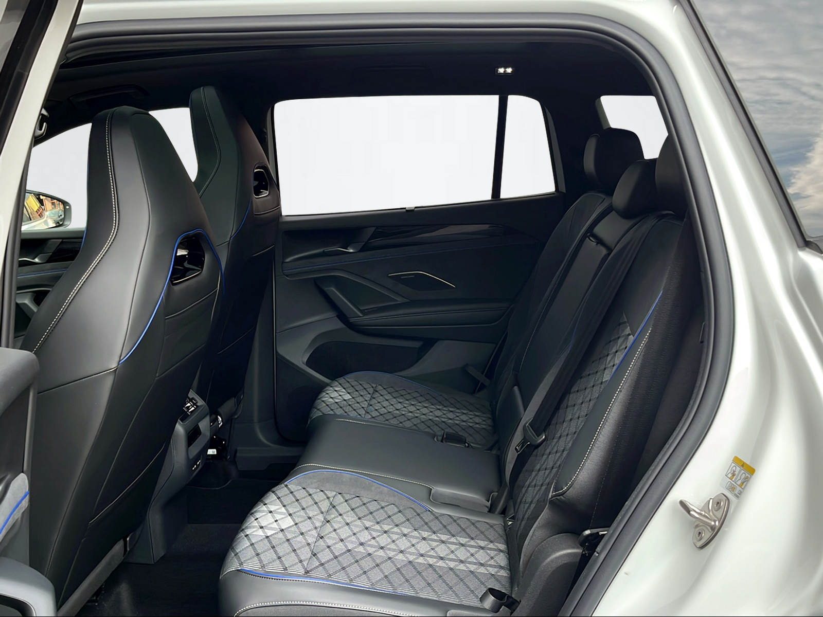 VW Tayron 2.0 TSI R-Line DSG 4motion-image-8
