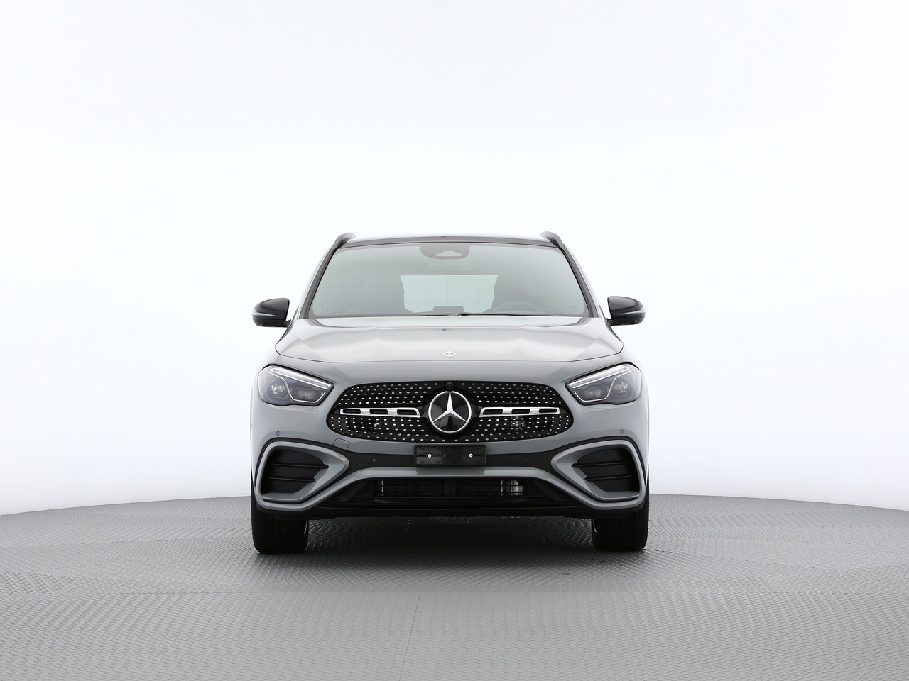 MERCEDES-BENZ GLA 200 7G-DCT-showroom-element-1