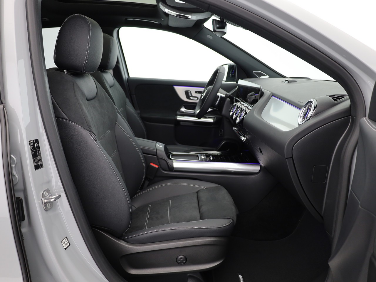 MERCEDES-BENZ GLA 200 7G-DCT-image-9