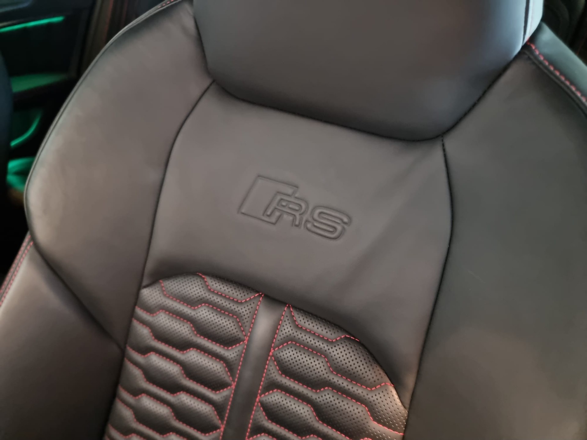 AUDI RS6 Avant 4.0 TFSI V8 quattro-image-13