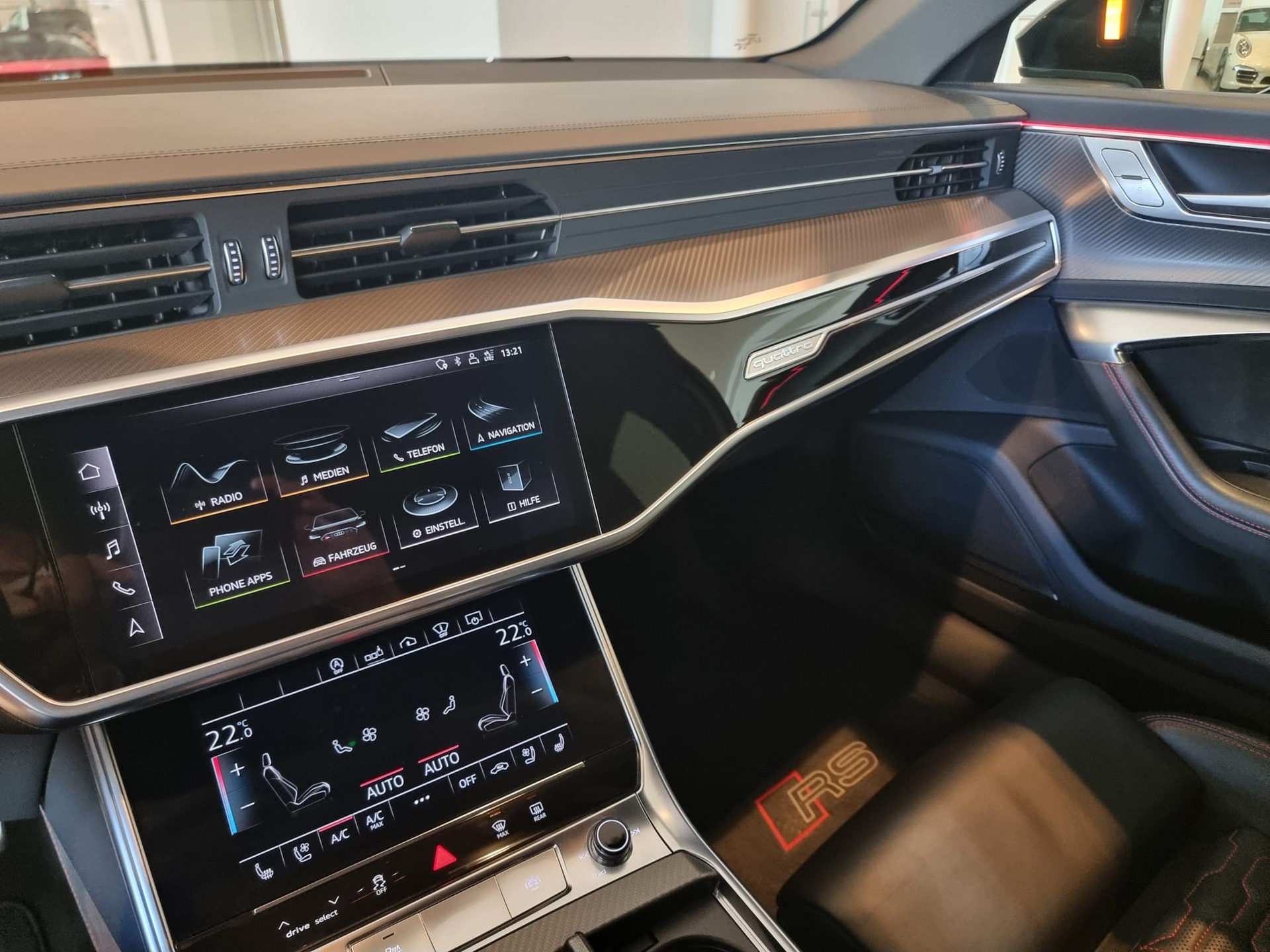 AUDI RS6 Avant 4.0 TFSI V8 quattro-image-10