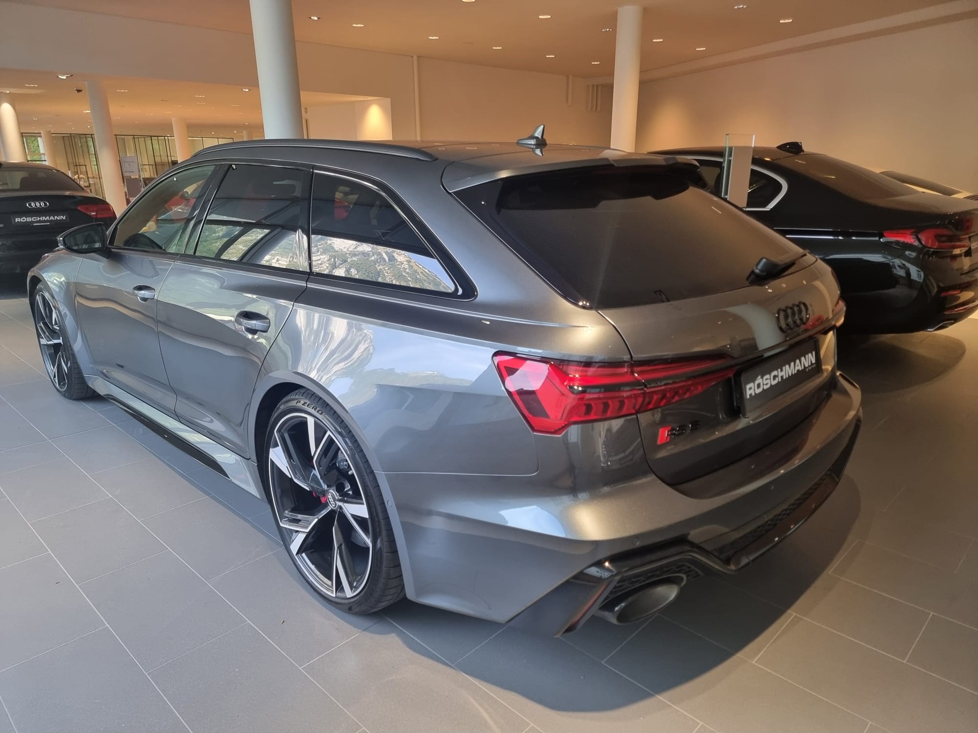 AUDI RS6 Avant 4.0 TFSI V8 quattro-showroom-element-3