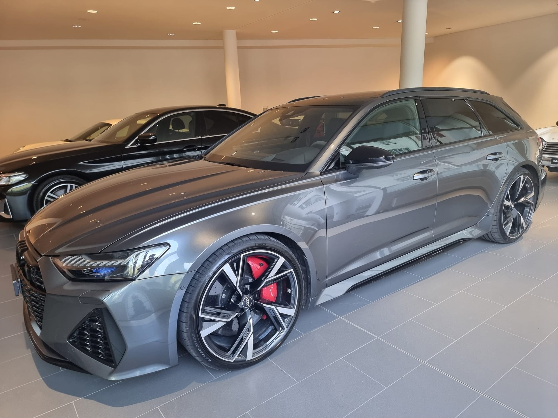AUDI RS6 Avant 4.0 TFSI V8 quattro-showroom-element-1