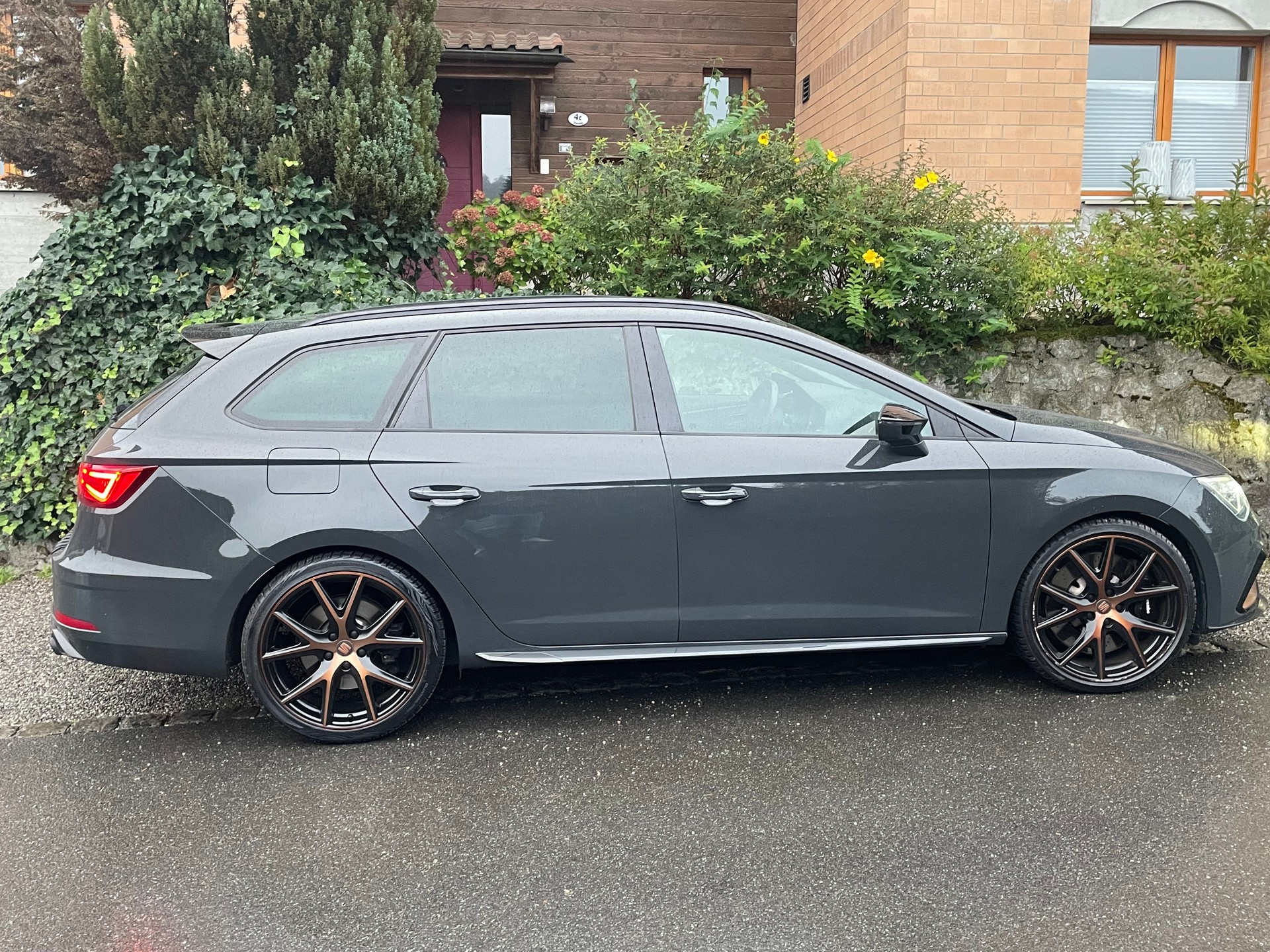 SEAT 2.0 TSI 300 Cupra R 4Drive DSG