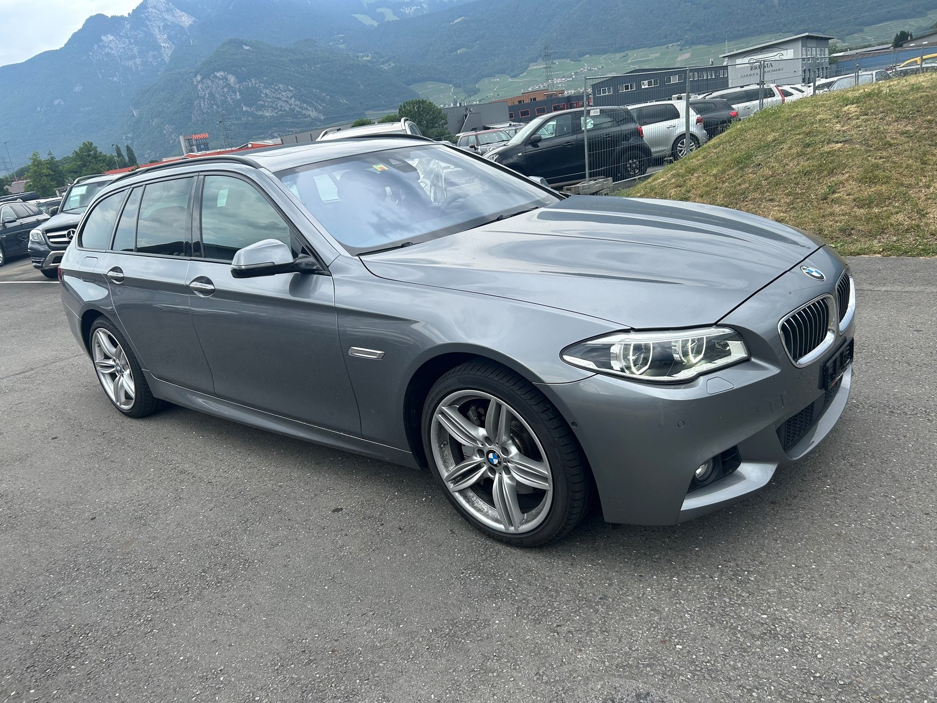 BMW 535d Touring xDrive Steptronic-showroom-element-2