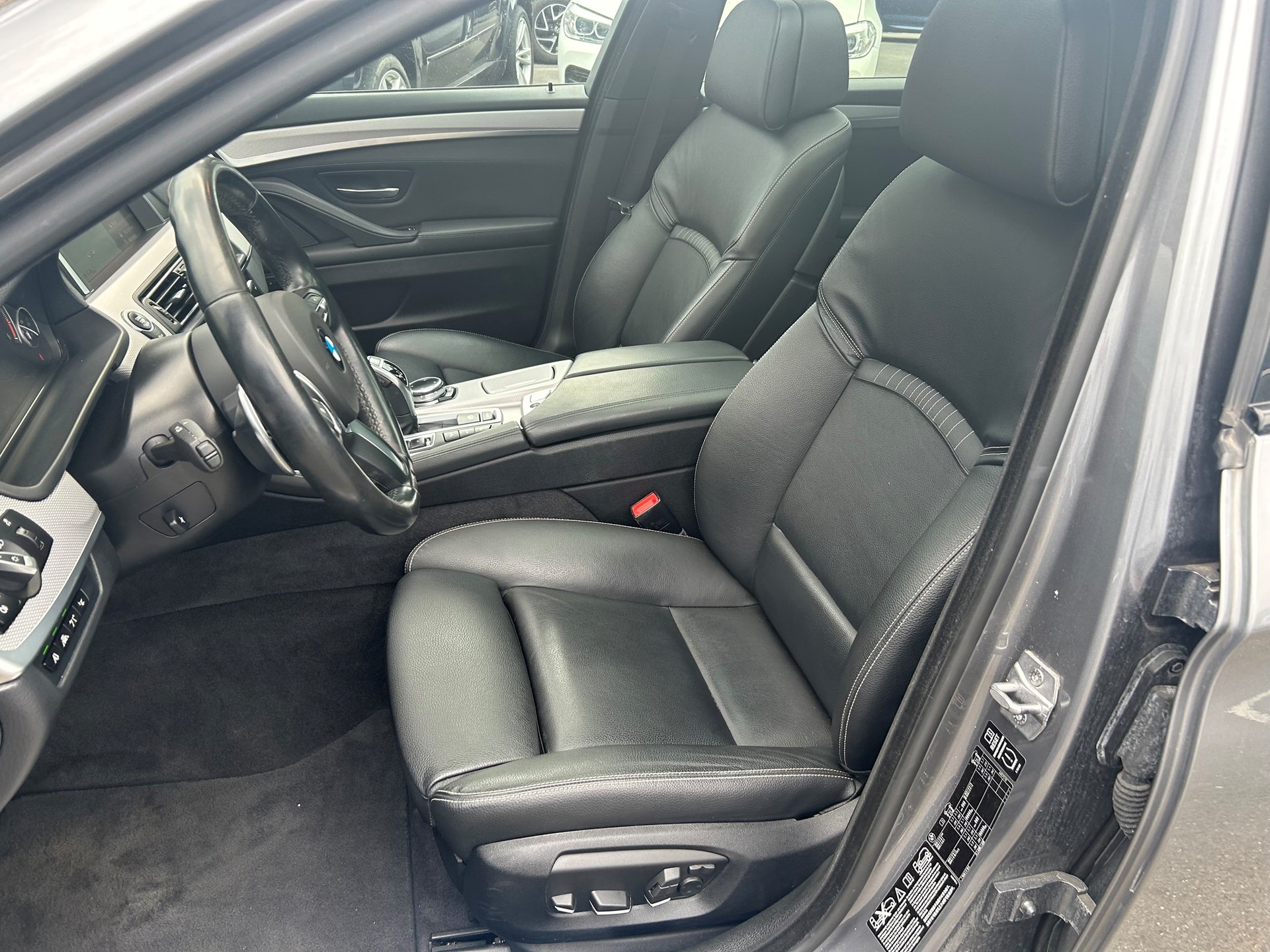 BMW 535d Touring xDrive Steptronic-image-8