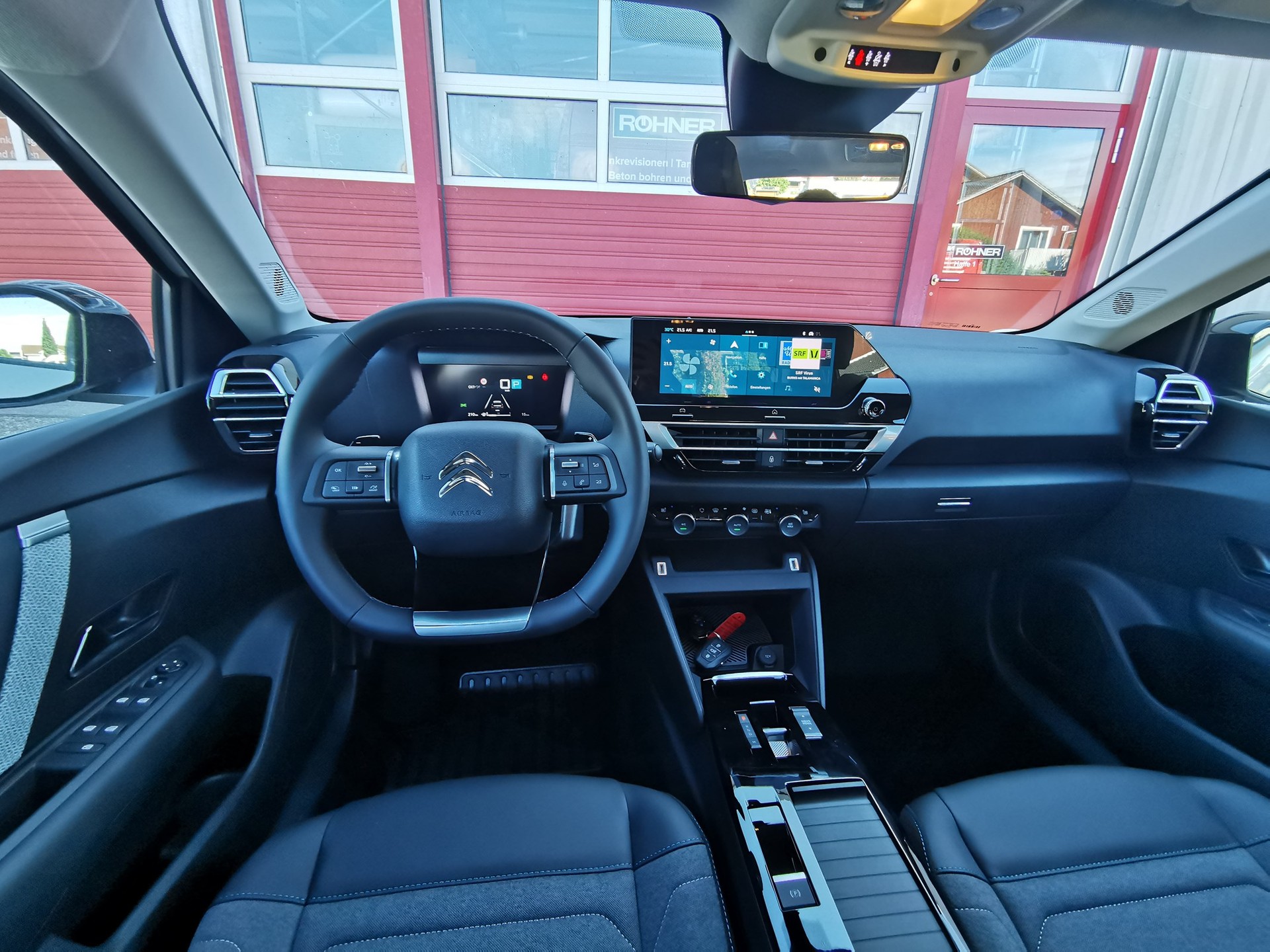 CITROEN C4 X 1.2 Pure Tech Swiss Edition EAT8-image-8