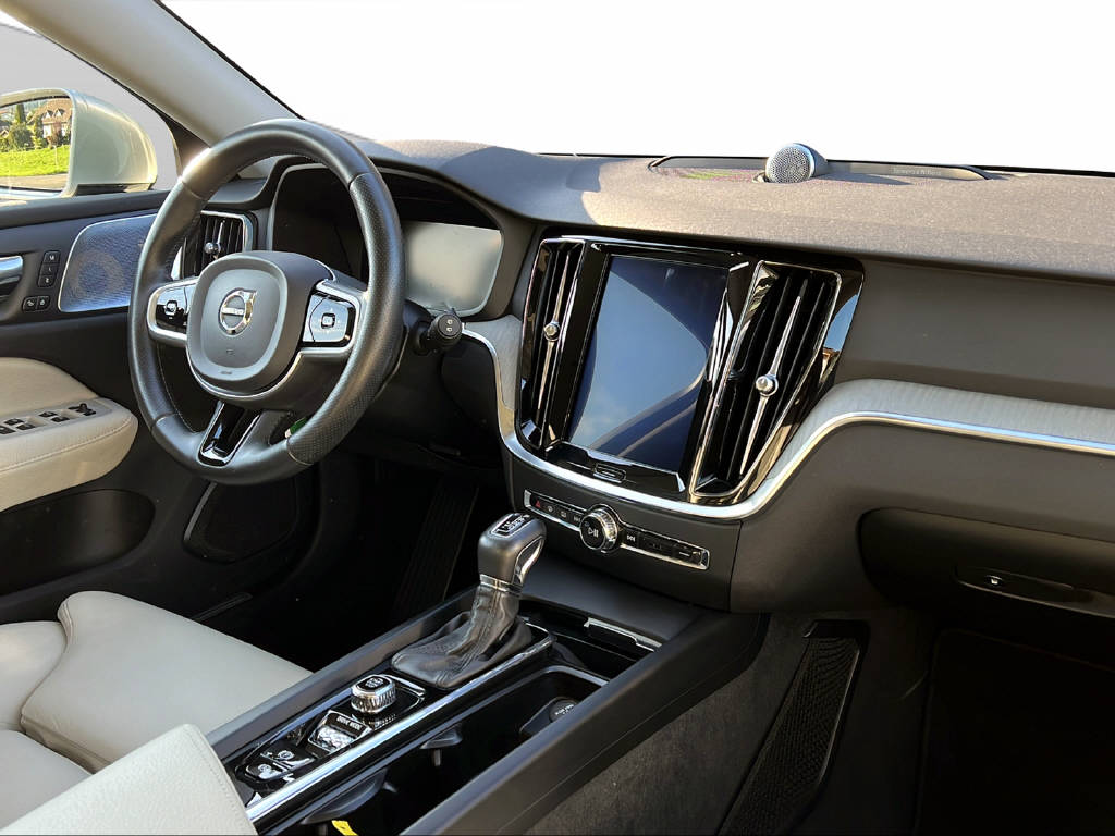 VOLVO V60 2.0 T6 Inscription AWD-image-11