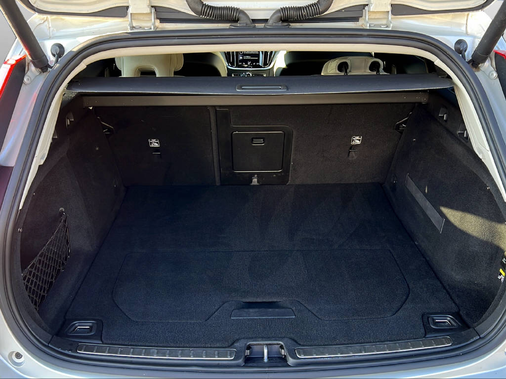 VOLVO V60 2.0 T6 Inscription AWD-image-5