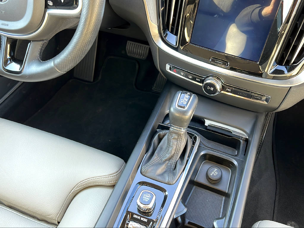 VOLVO V60 2.0 T6 Inscription AWD-image-13