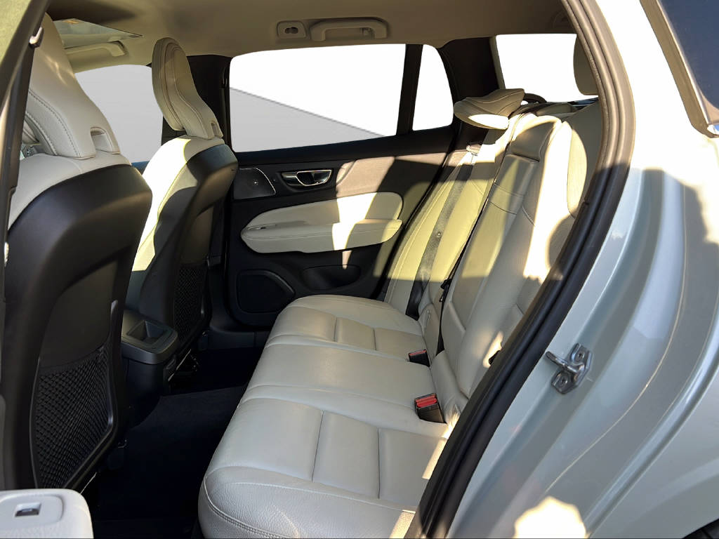 VOLVO V60 2.0 T6 Inscription AWD-image-9