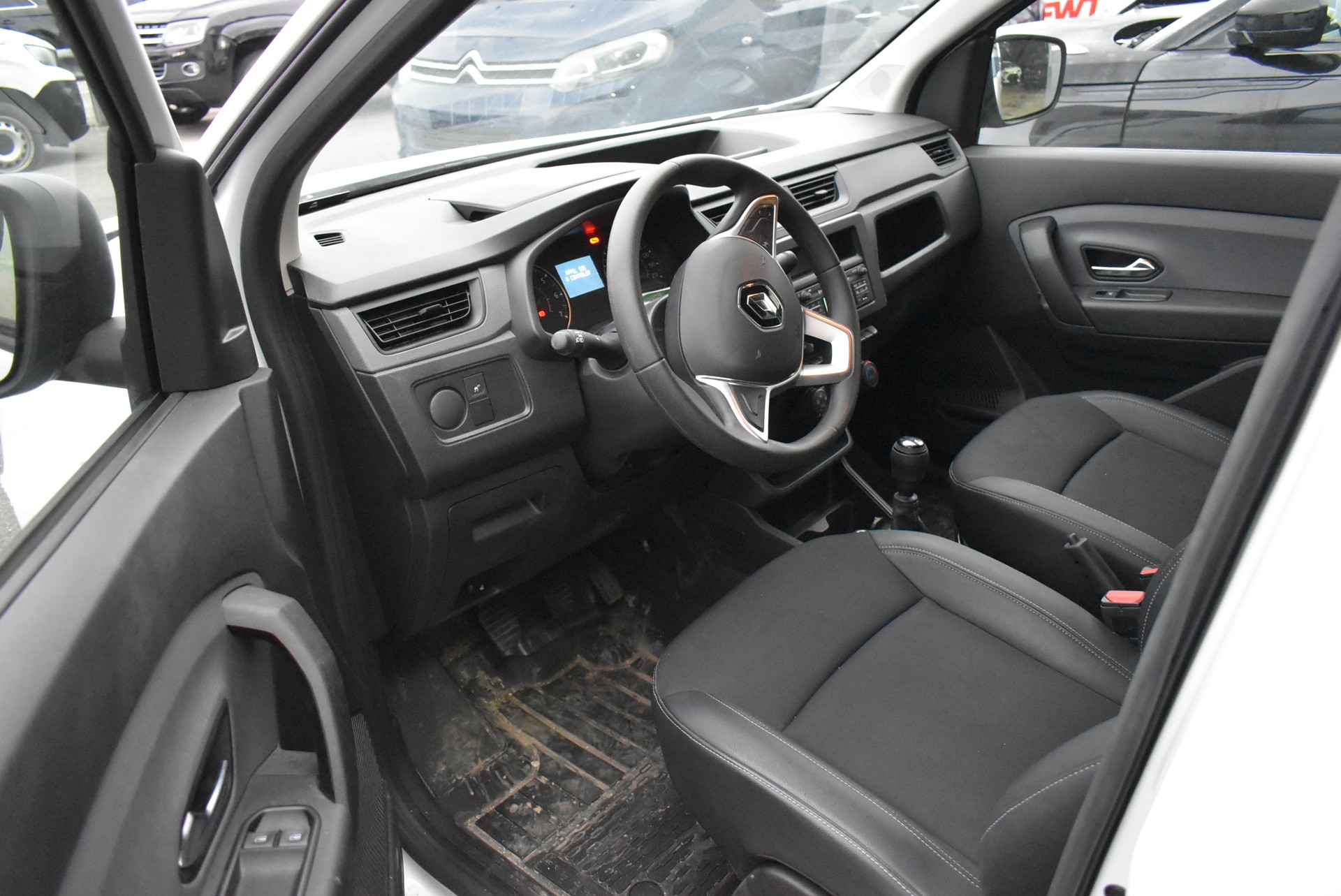RENAULT Express 1.3TCe 100 PF Start-image-1
