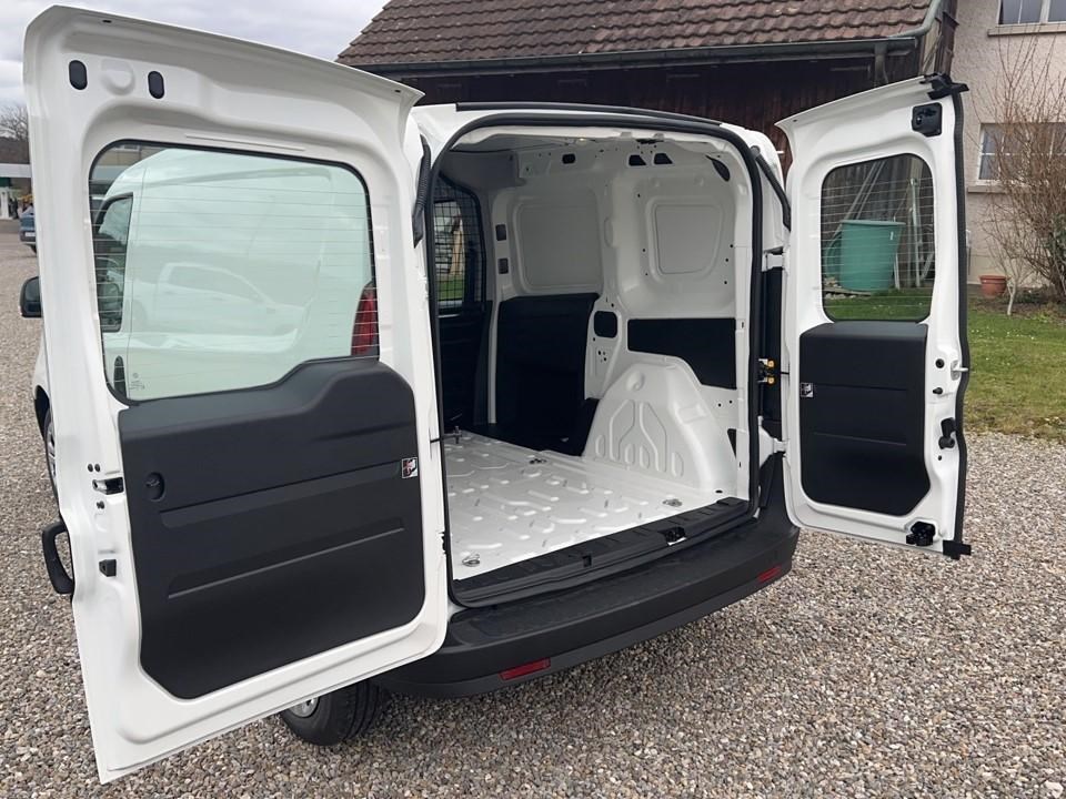 FIAT Doblo Cargo L1 1.6 JTD 105 Base-image-15