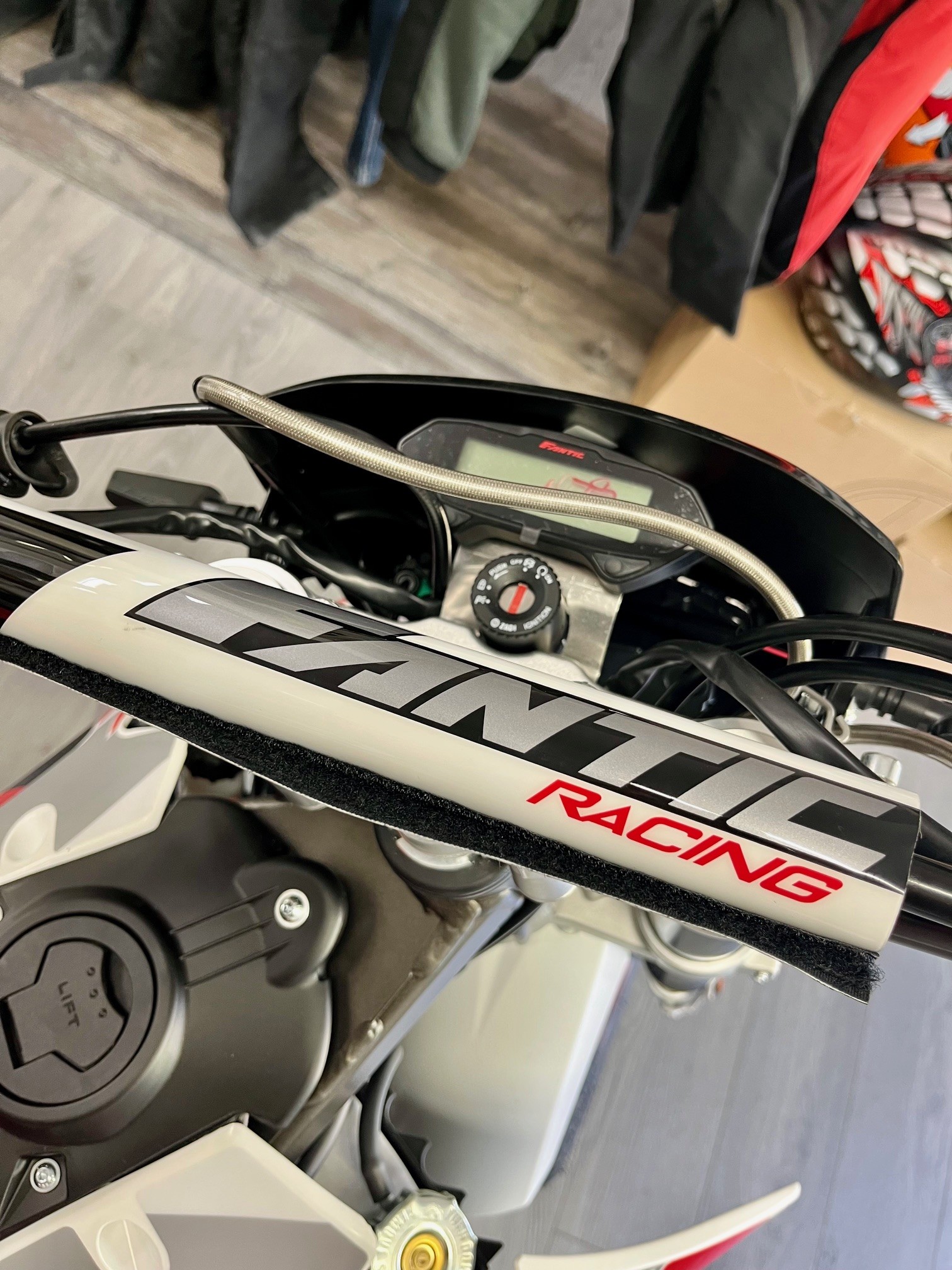 FANTIC XMF 125 Motard Performance MY25 - GRATIS LIEFERUNG"-image-4