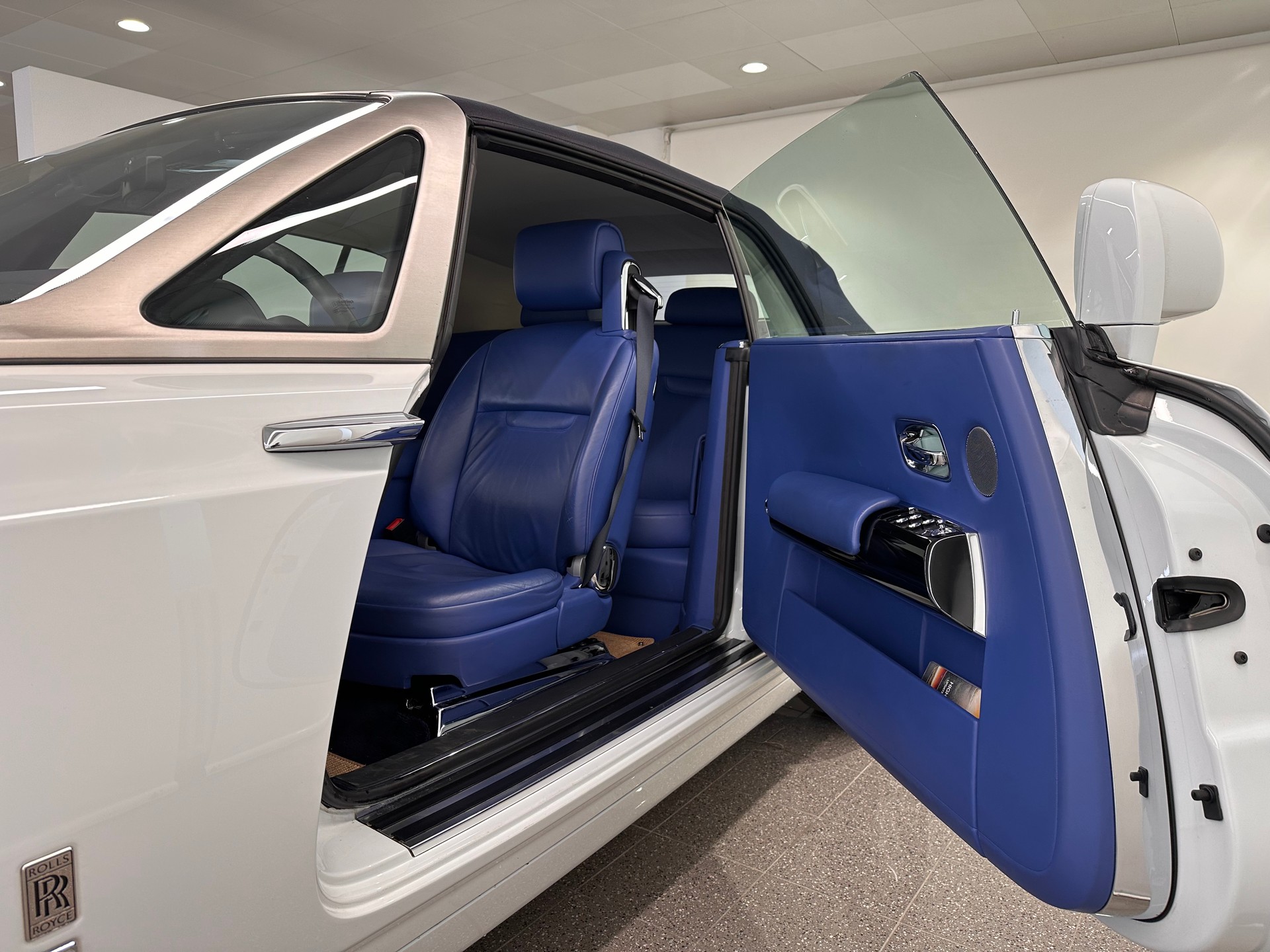 ROLLS-ROYCE Phantom 6.7 V12 Drophead-image-6