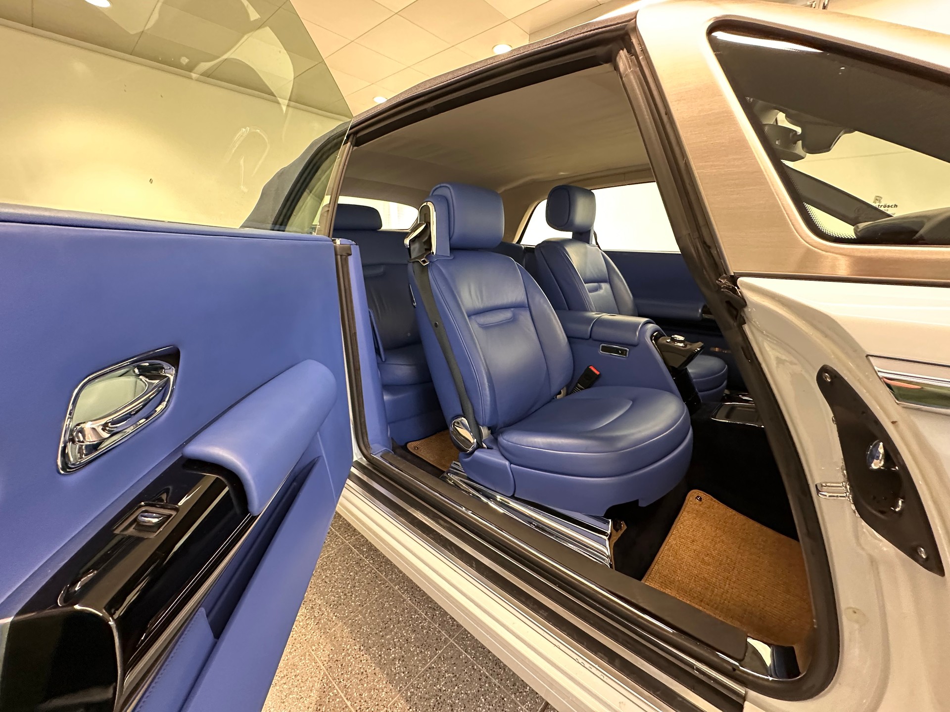 ROLLS-ROYCE Phantom 6.7 V12 Drophead-image-12